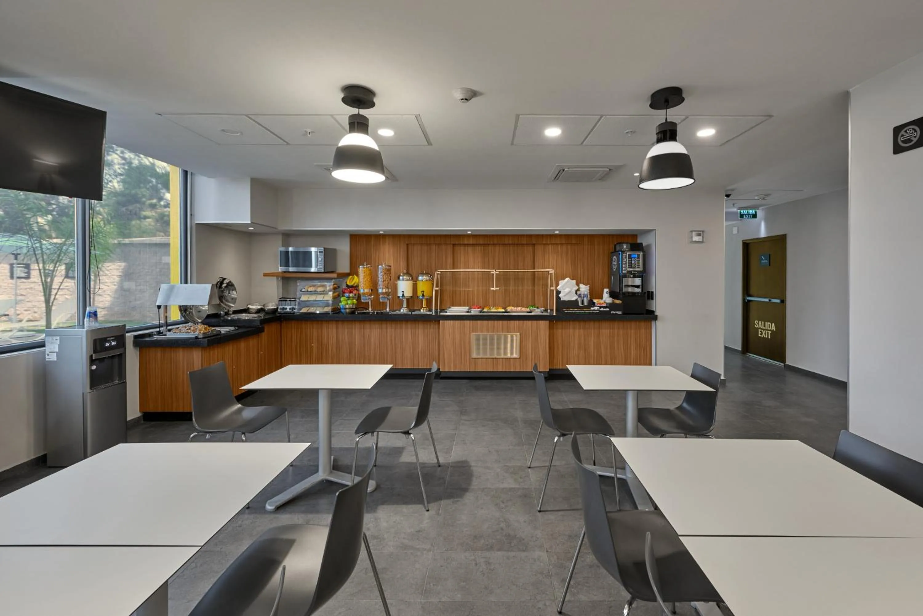 Area and facilities in City Express by Marriott Caborca