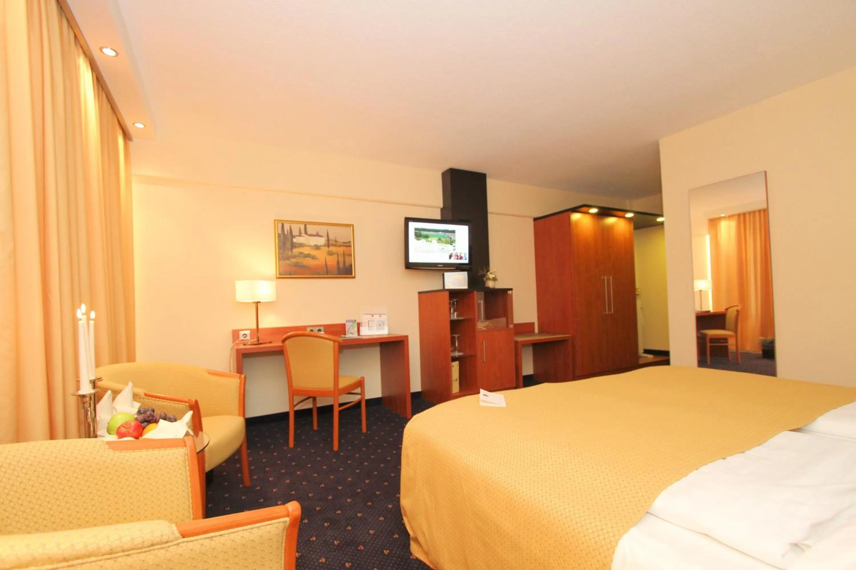 Photo of the whole room, Bed in Best Western Plus Hotel Steinsgarten