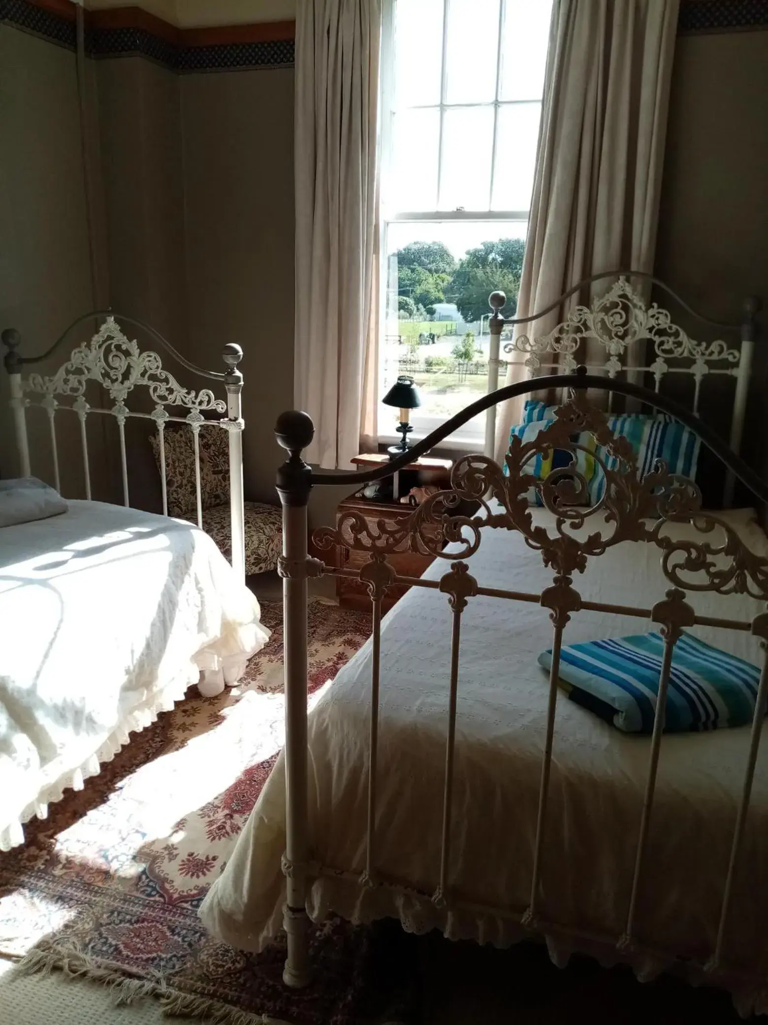 Standard Twin Room with Shared Bathroom in Manakau House The Old Manakau Hotel 1920 Standard Twin Room with Shared Bathroom in Manakau House The Old Manakau Hotel 1920