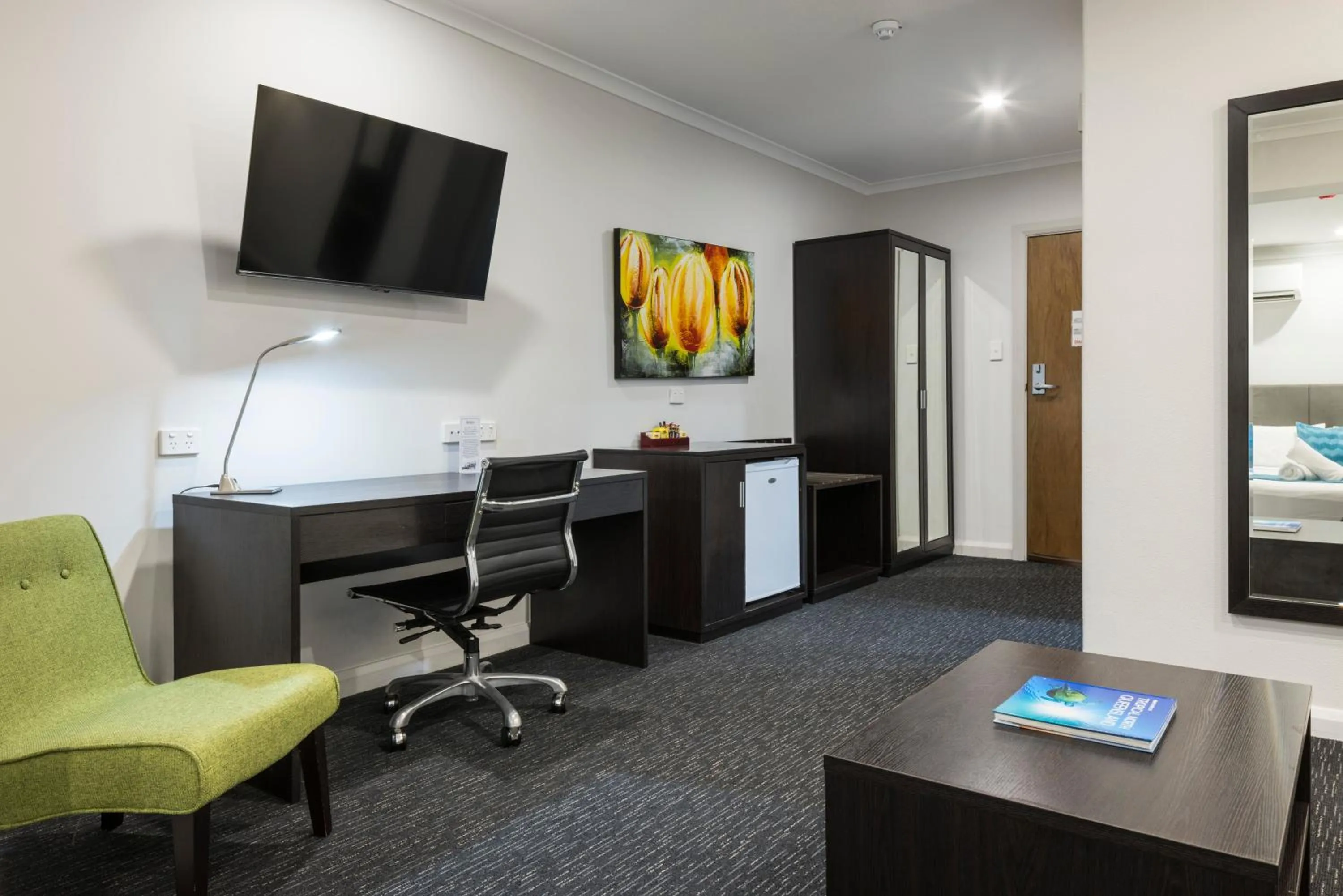 TV and multimedia in The Abbott Boutique Hotel