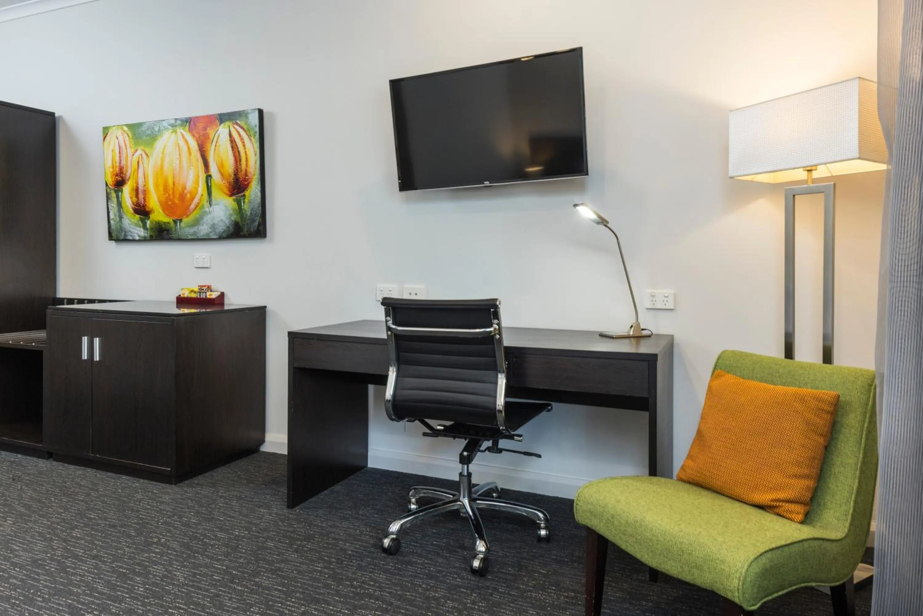 TV and multimedia in The Abbott Boutique Hotel