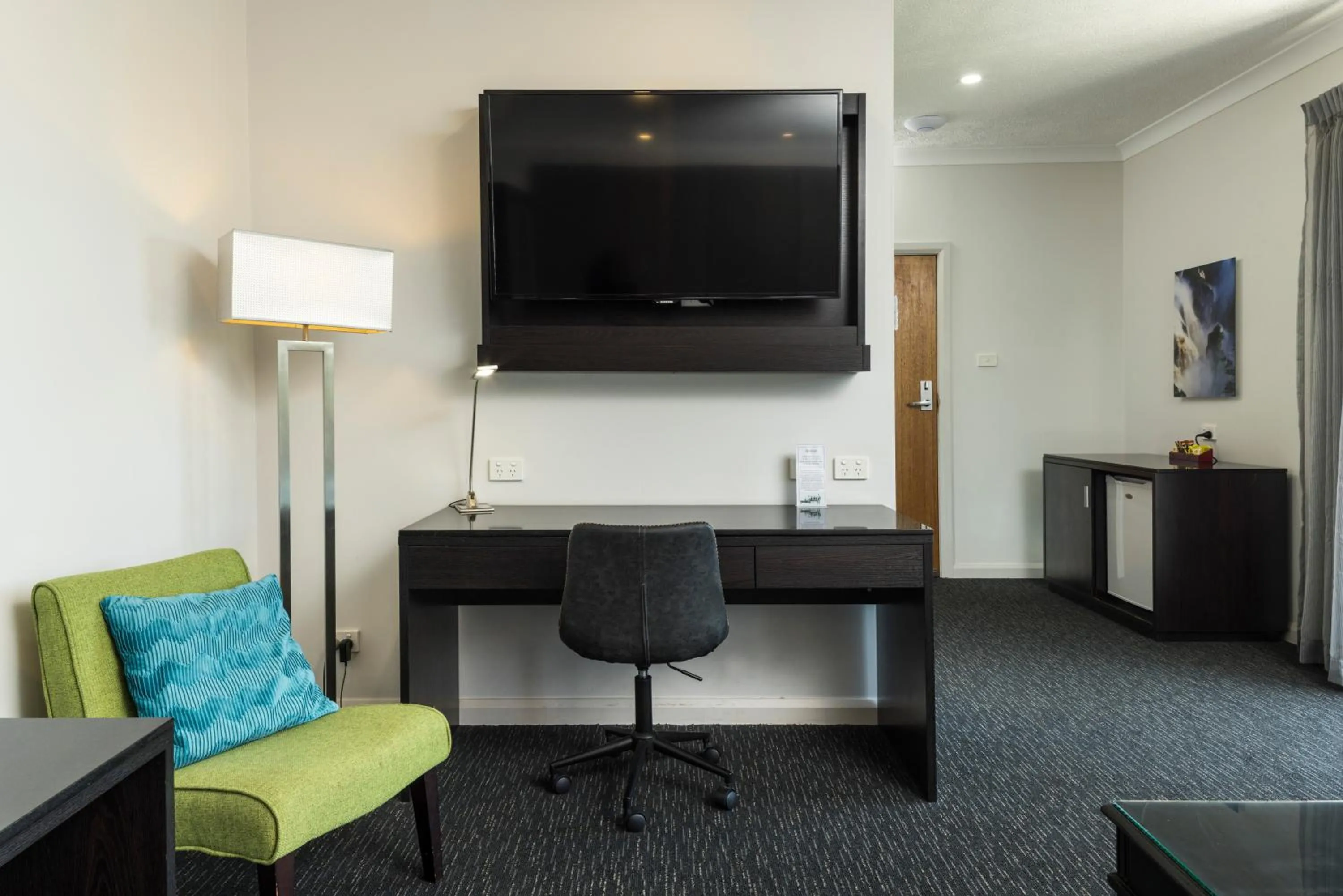 TV and multimedia in The Abbott Boutique Hotel