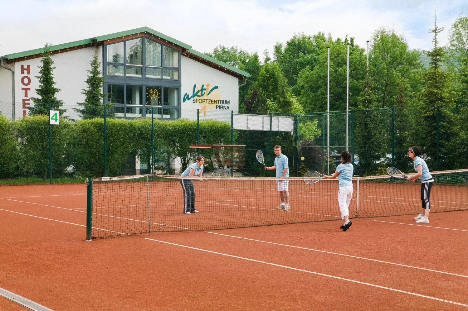 Tennis court in aktiv Sporthotel Sächsische Schweiz
