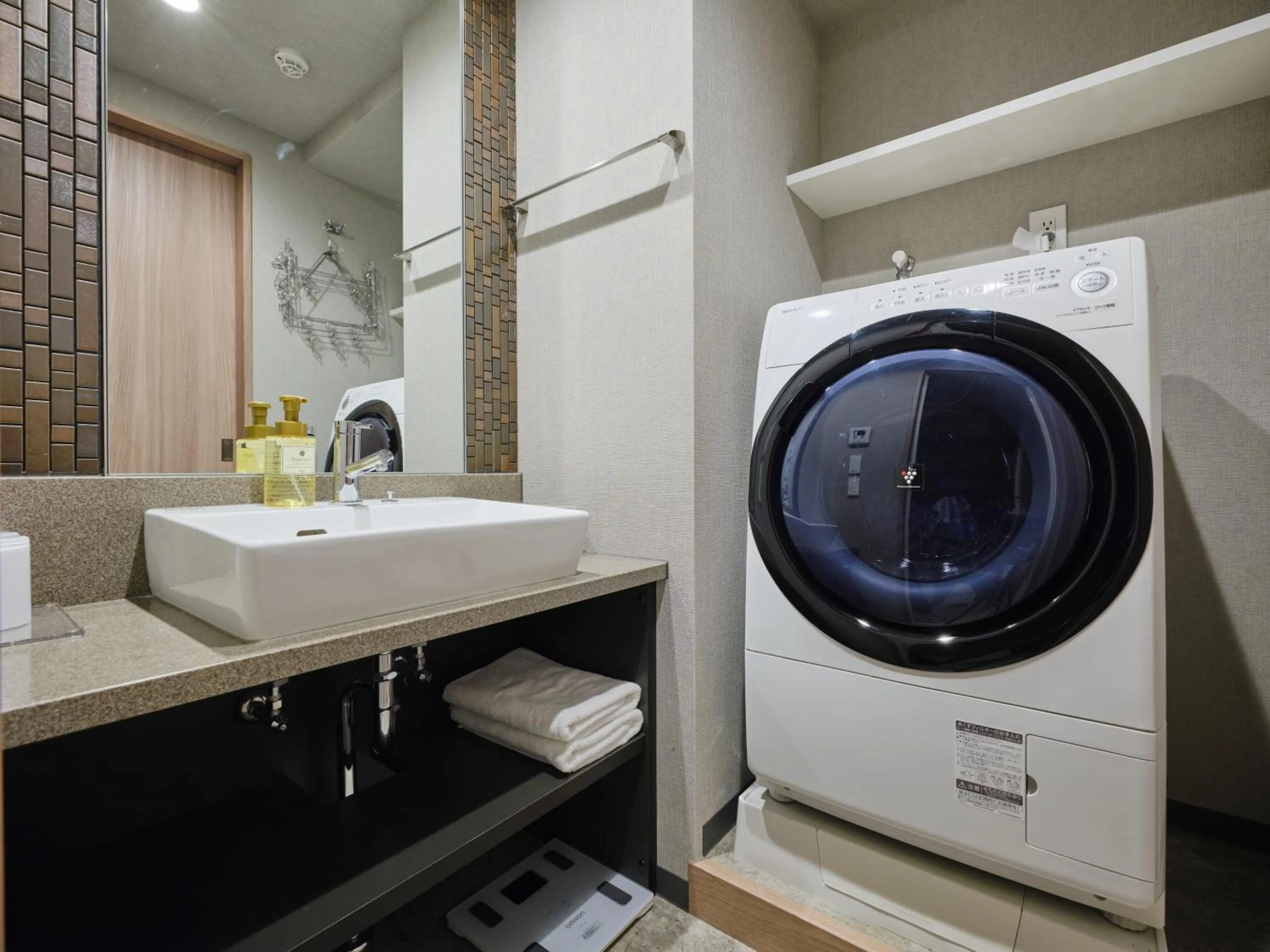 MONday Apart Premium UENO