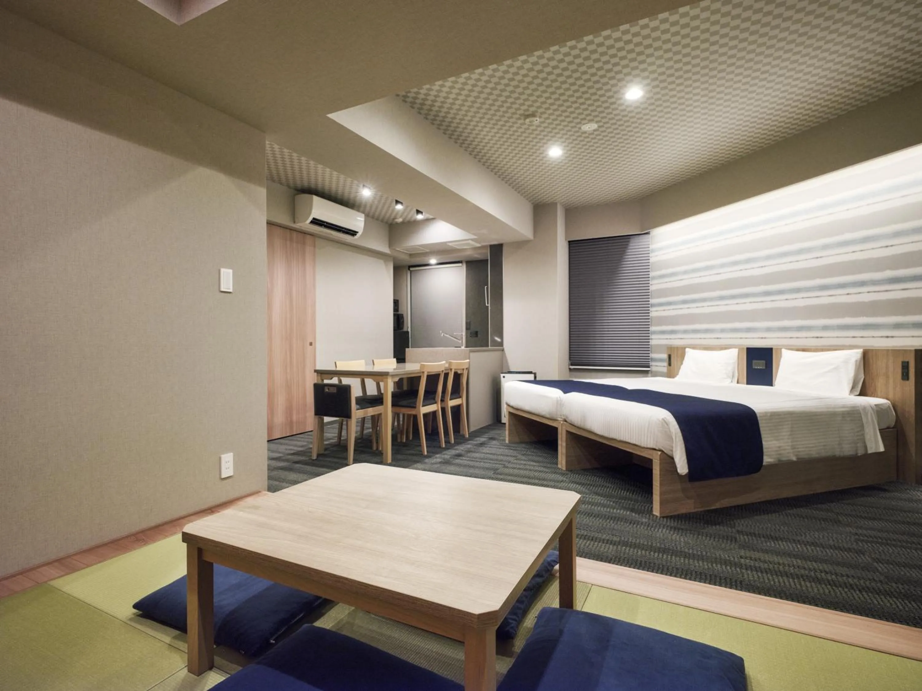 Bed in MONday Apart Premium Ginza Shintomicho