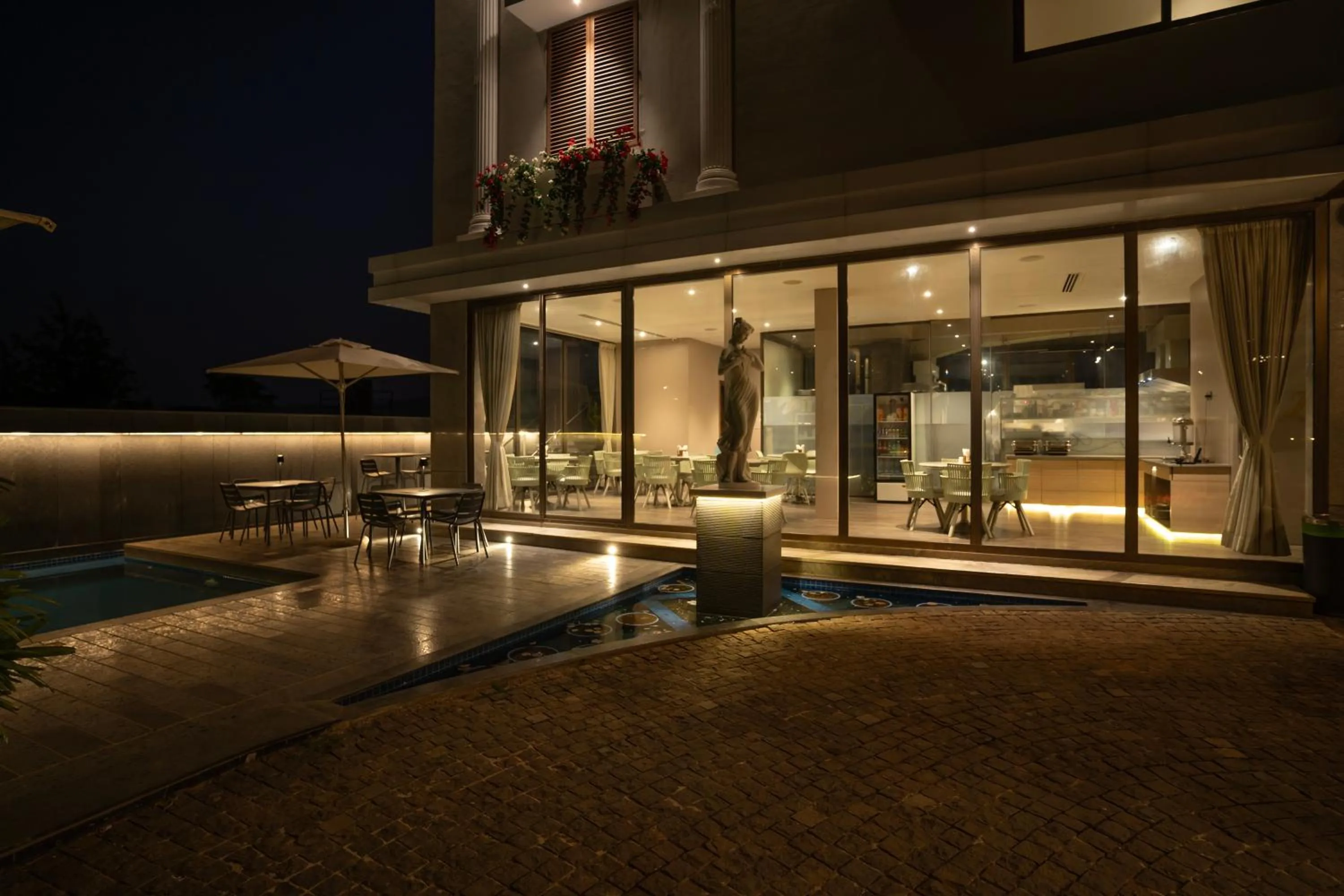 Valentia The Exotic Boutique Hotel - Pure Veg