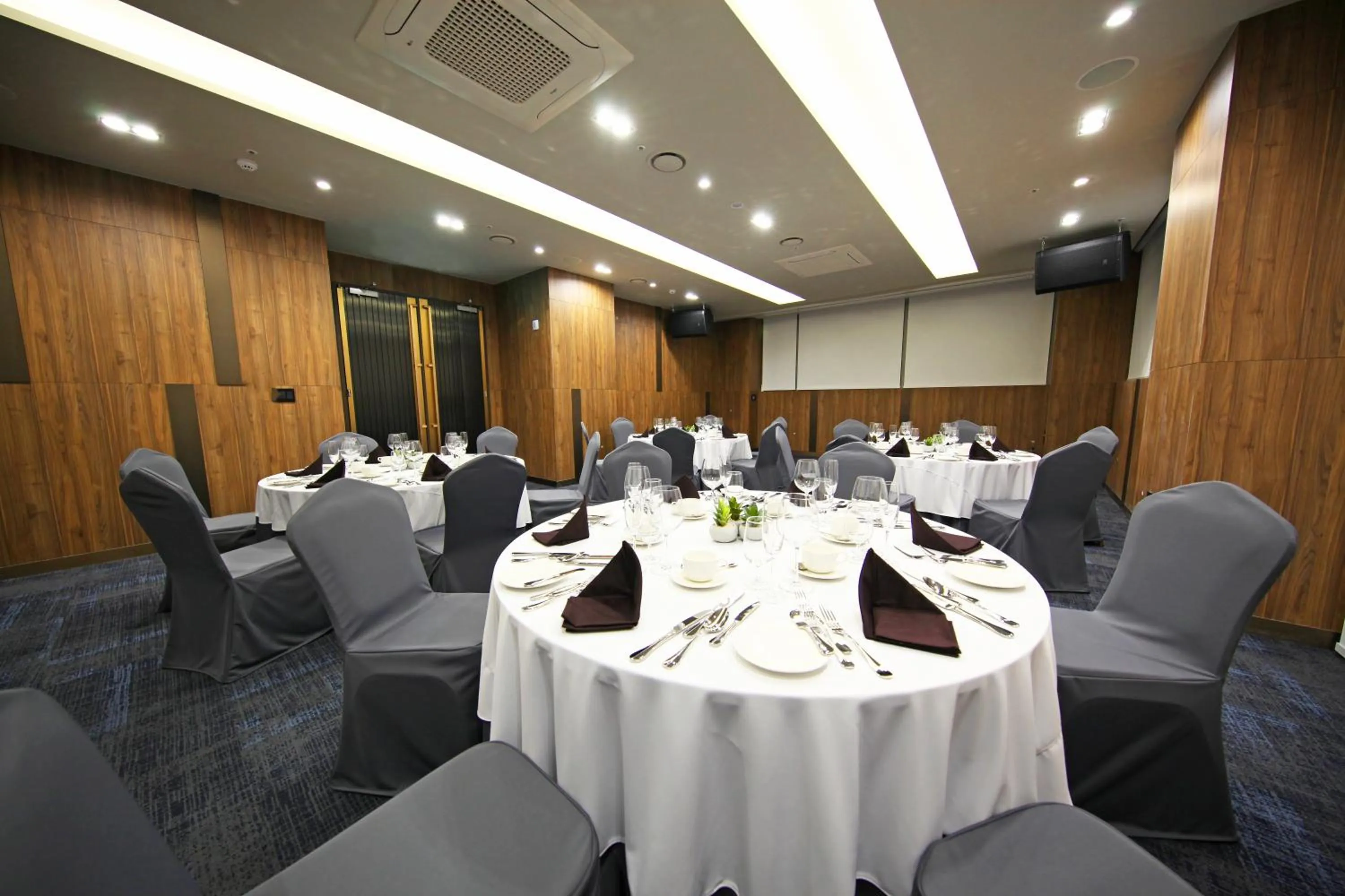 Layers Hotel Busan Hadan