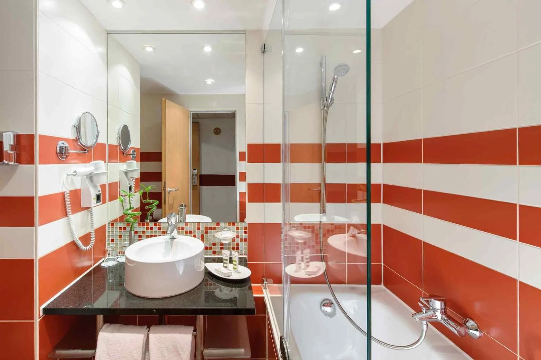 Bedroom in Mercure München City Schwabing