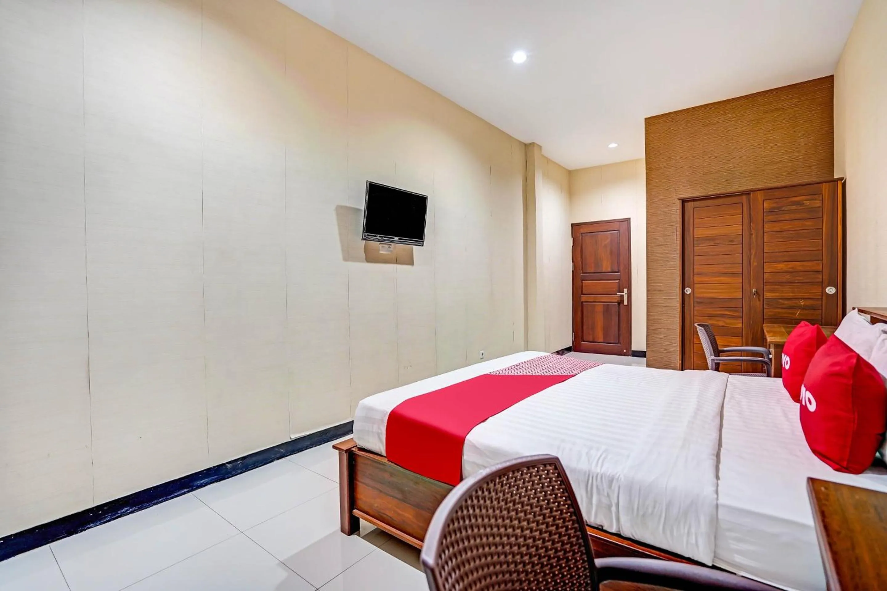 Bedroom in OYO Pratama Dukuh Kupang Sub