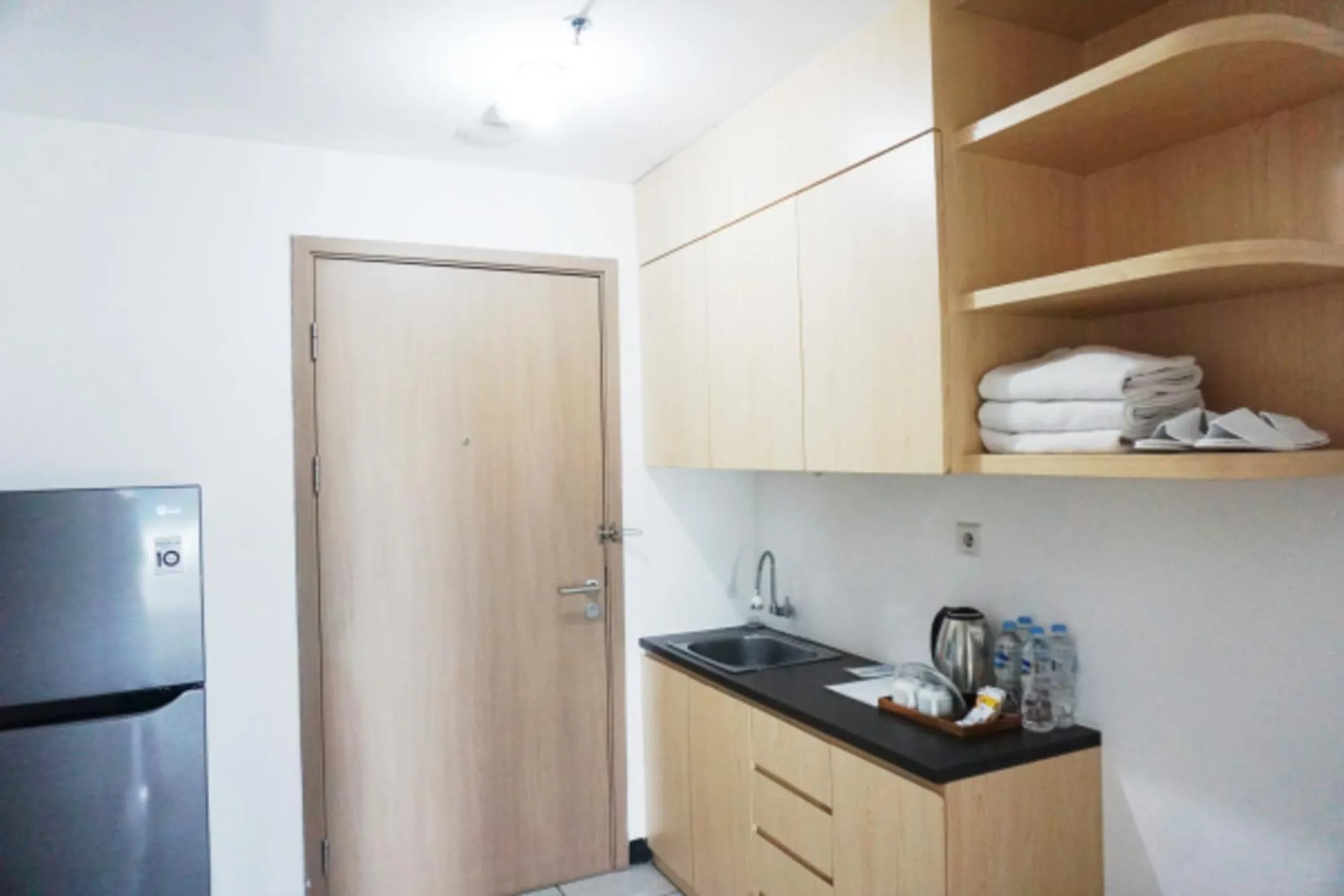 Photo of the whole room in Cordova Suites