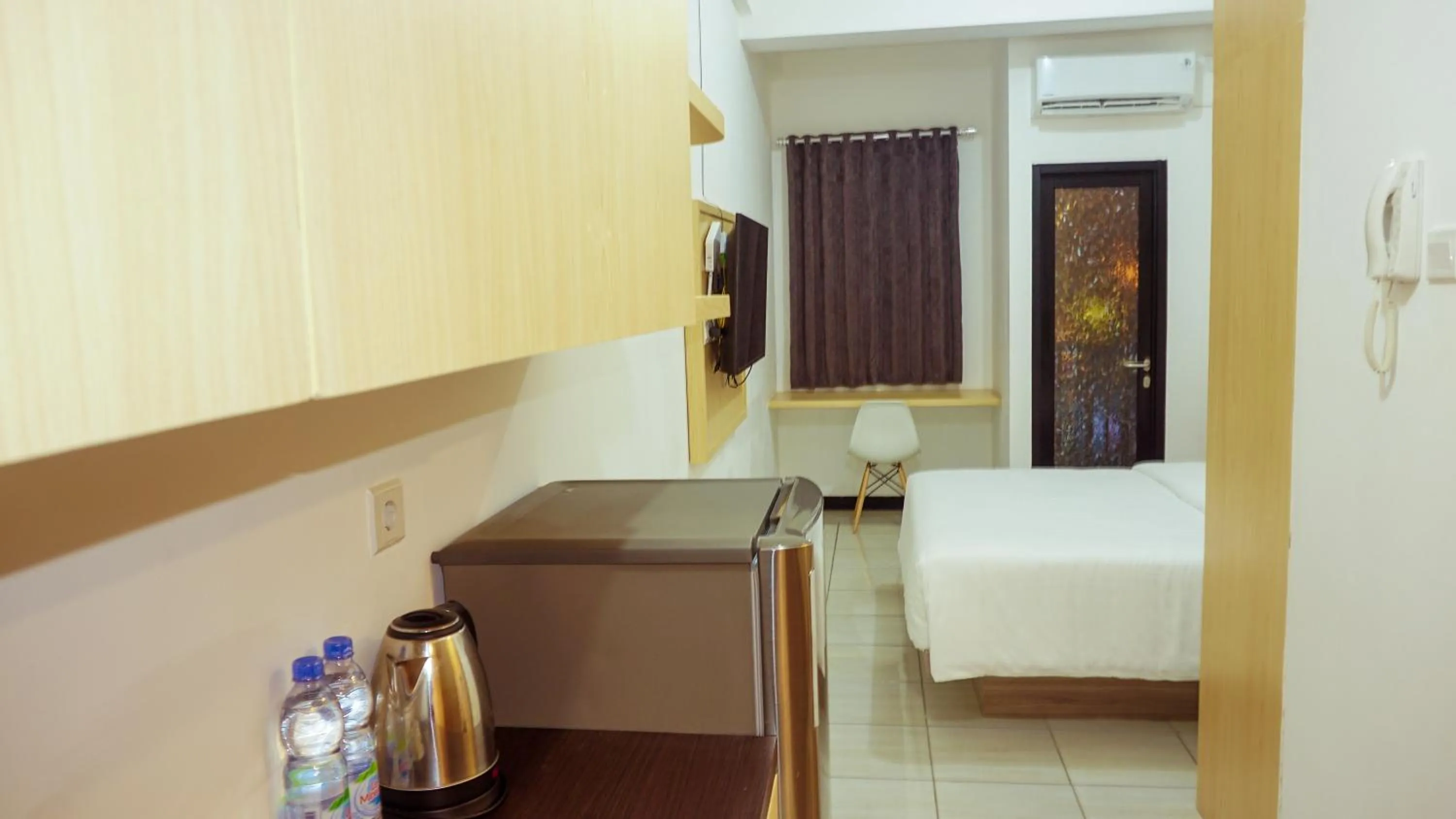 Bedroom, Bed in Cordova Suites