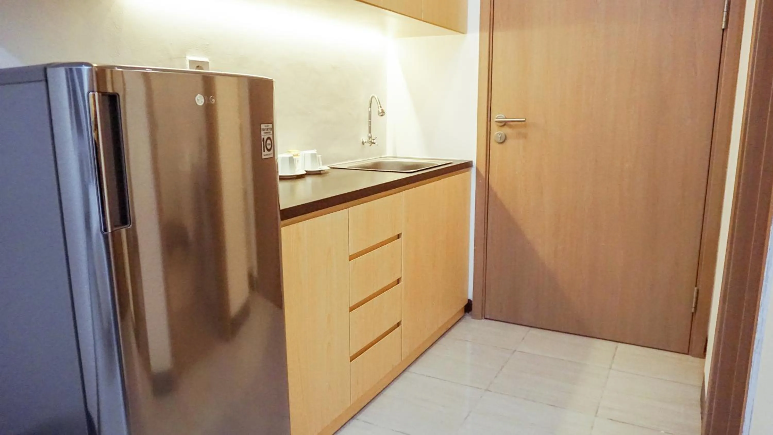 Coffee/tea facilities in Cordova Suites