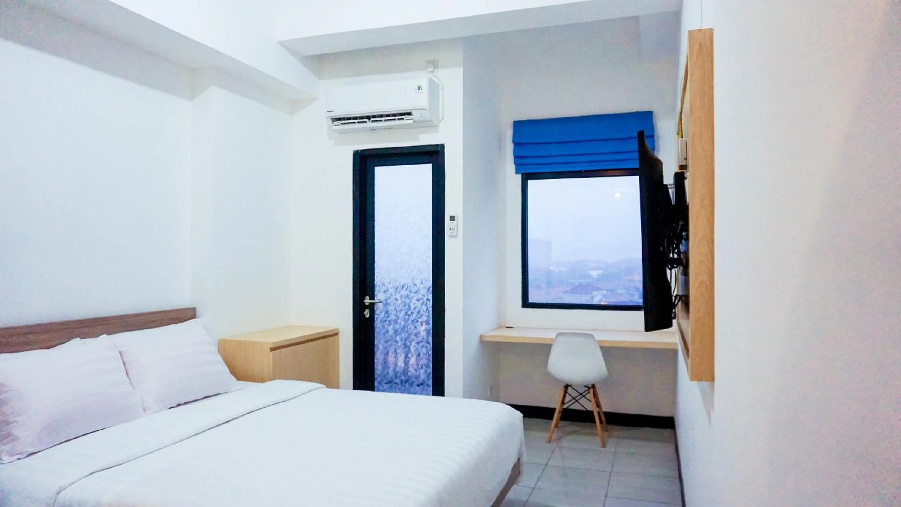 Bedroom, Bed in Cordova Suites