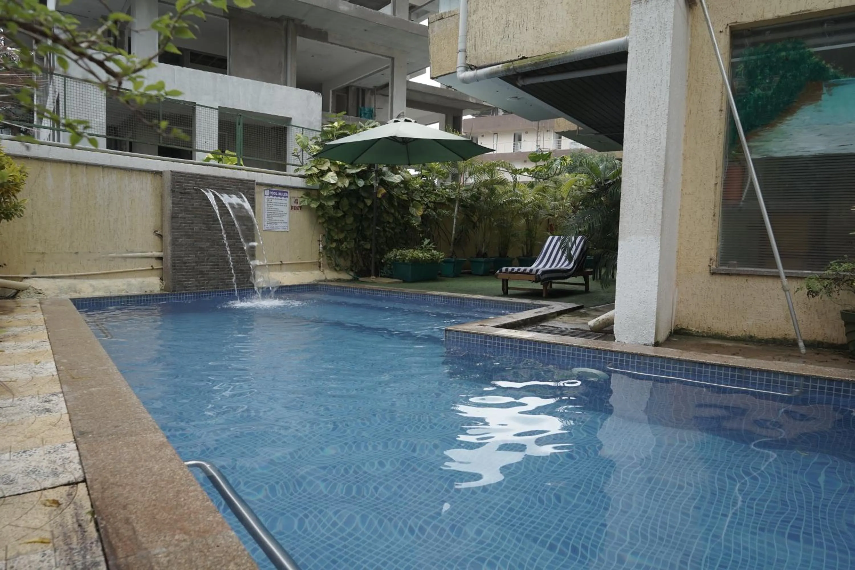 Swimming pool in Trevon Hotels & Resorts Goa