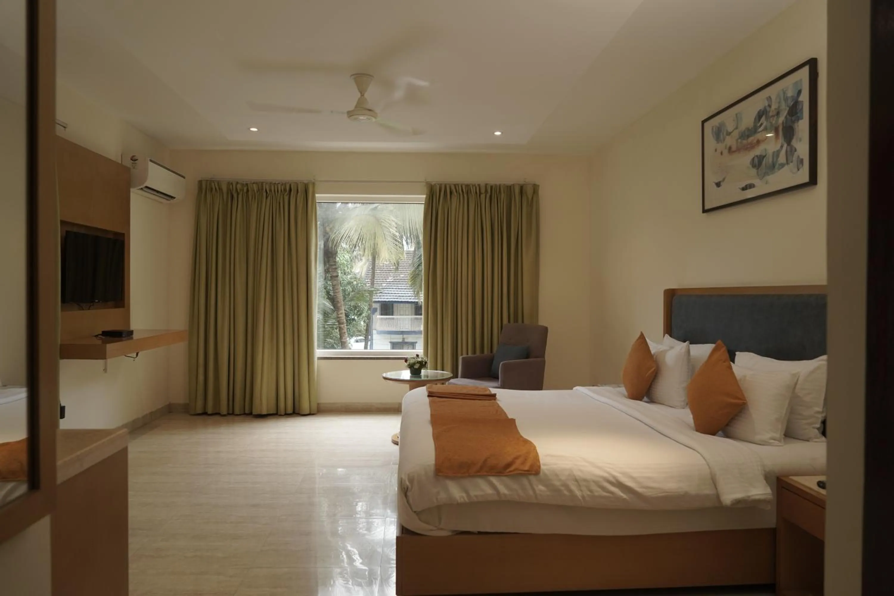 Bed in Trevon Hotels & Resorts Goa