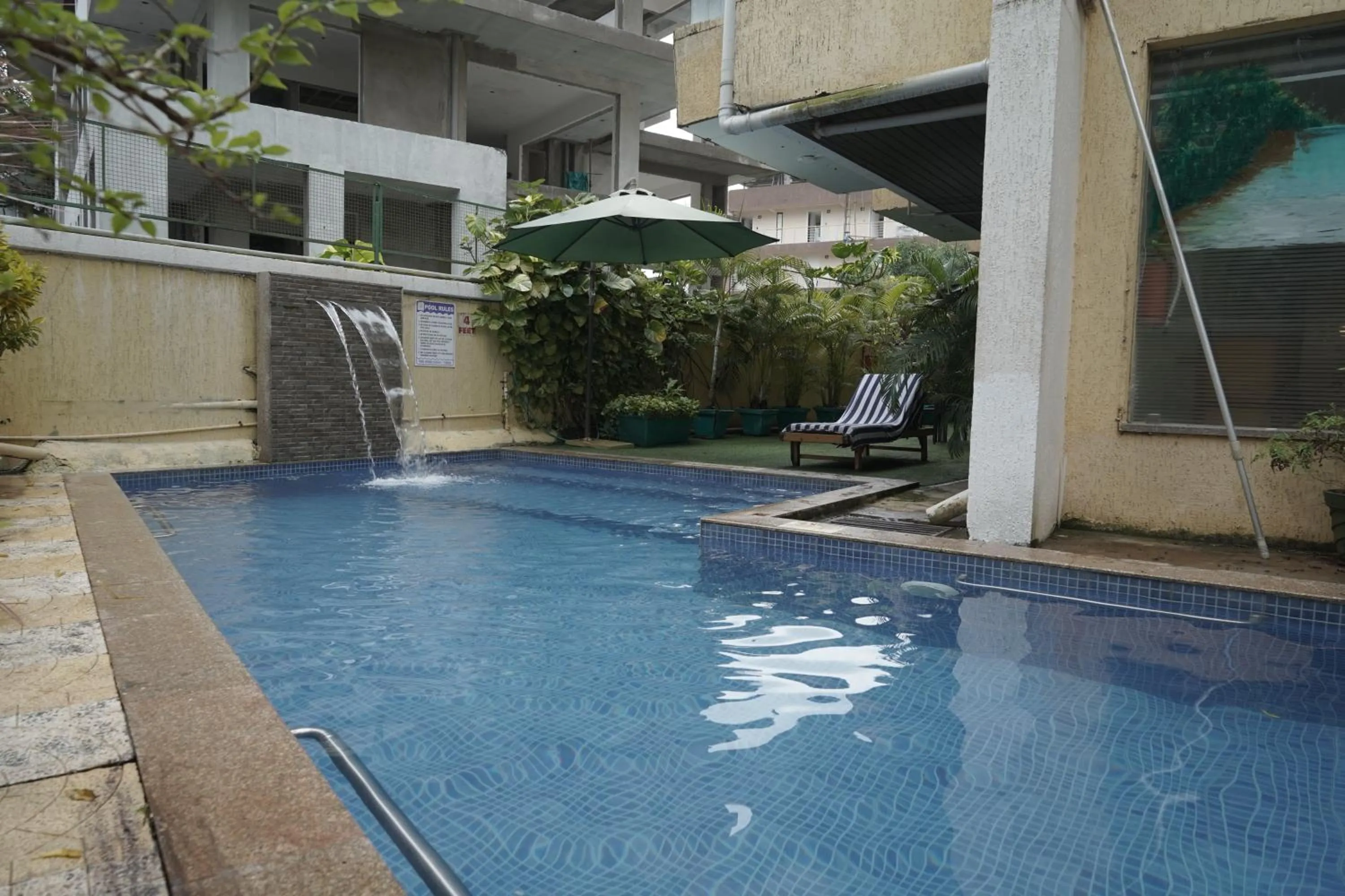 Swimming pool in Trevon Hotels & Resorts Goa
