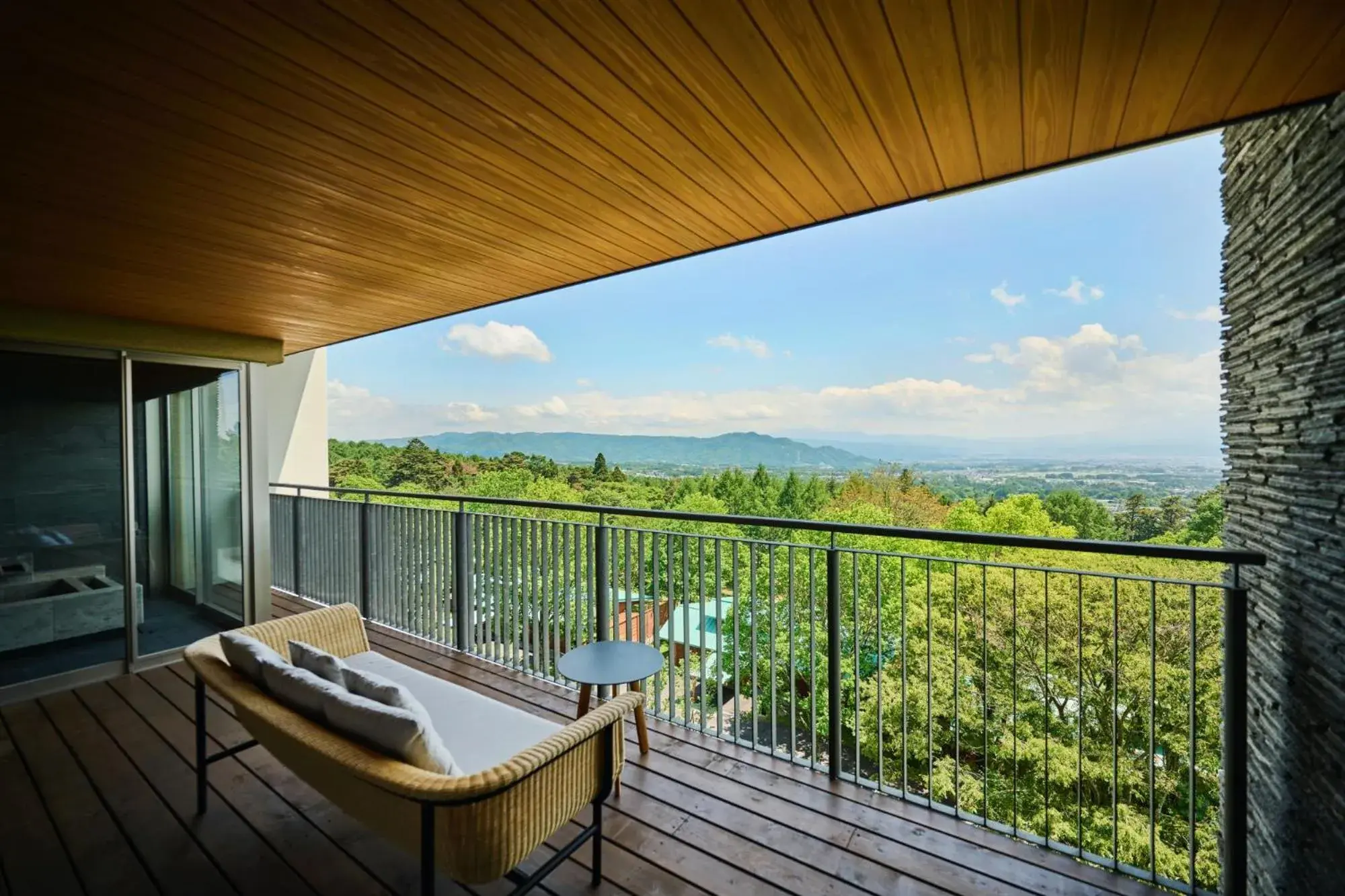 Deluxe Twin Room with Sky View - single occupancy in THE HIRAMATSU KARUIZAWA MIYOTA Deluxe Twin Room with Sky View - single occupancy in THE HIRAMATSU KARUIZAWA MIYOTA