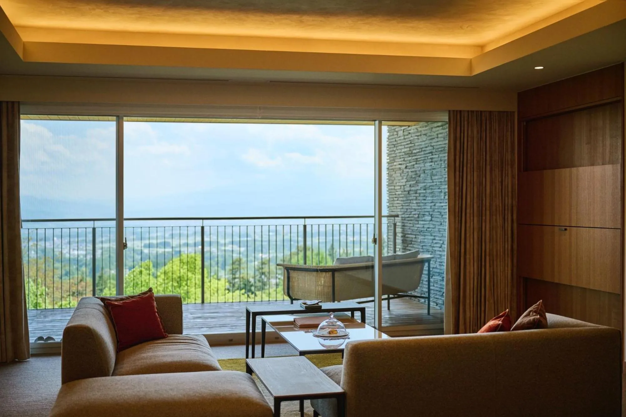 THE HIRAMATSU KARUIZAWA MIYOTA