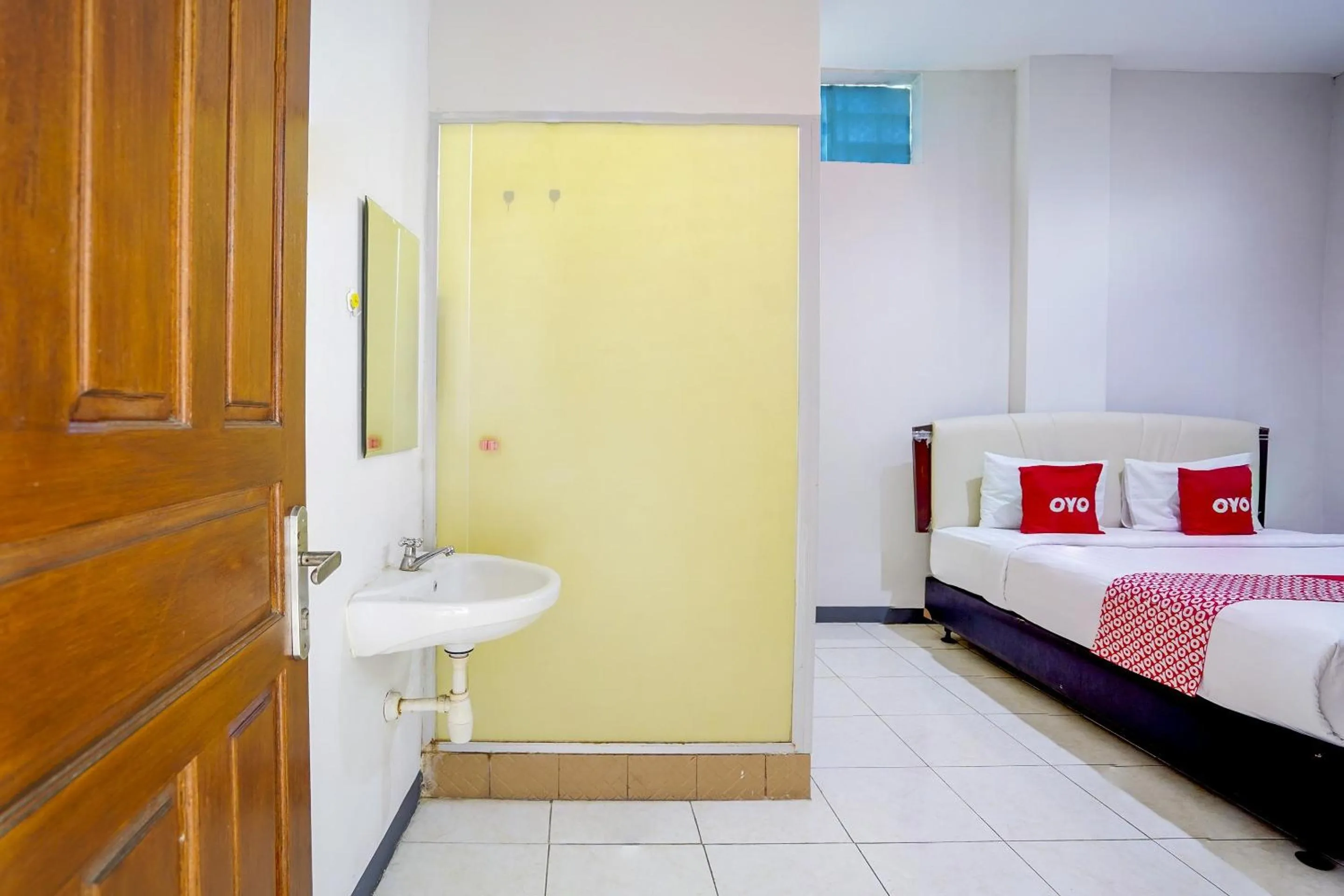 Bedroom in OYO Flagship 90890 Bratang Gede Residence