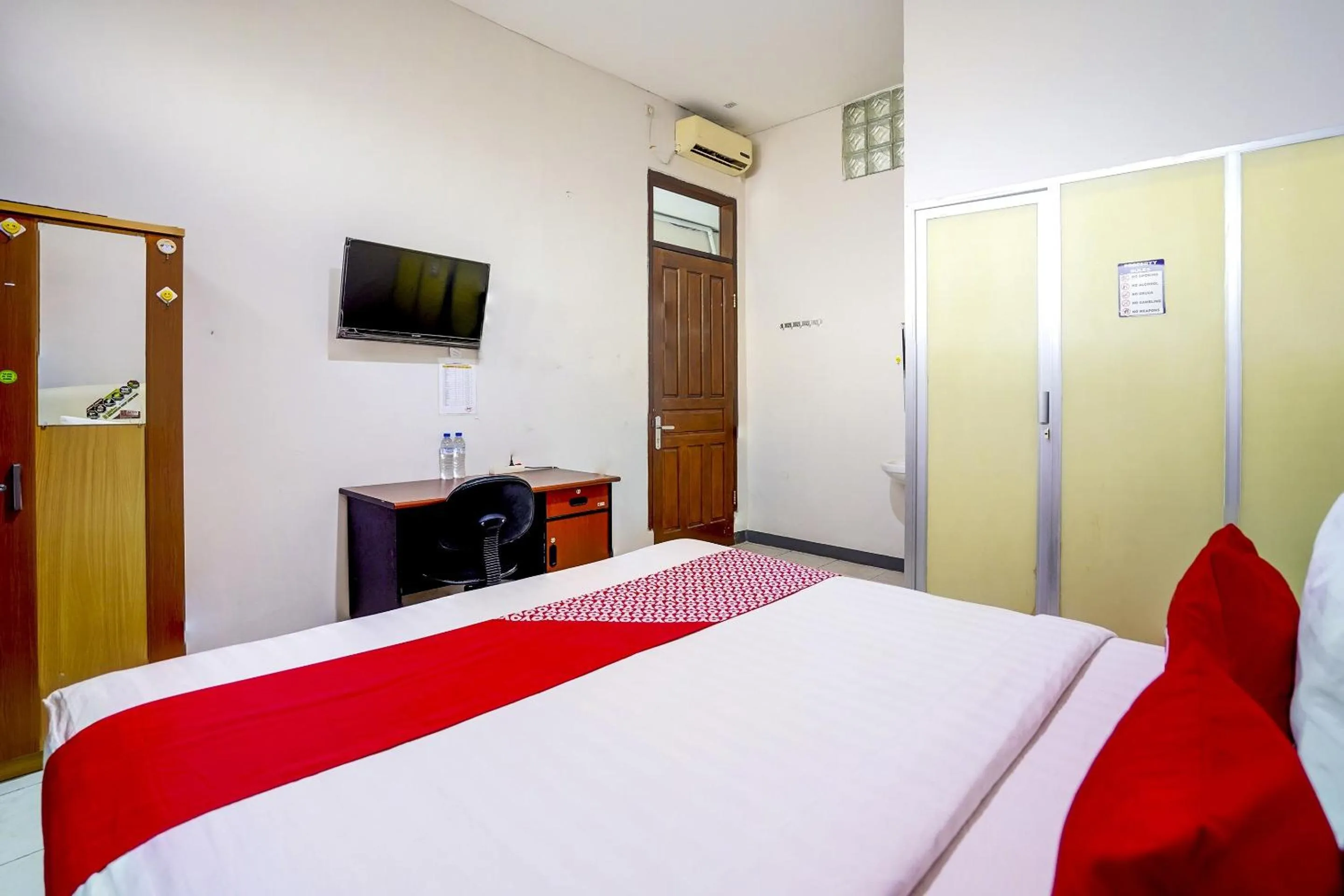 Bedroom in OYO Flagship 90890 Bratang Gede Residence