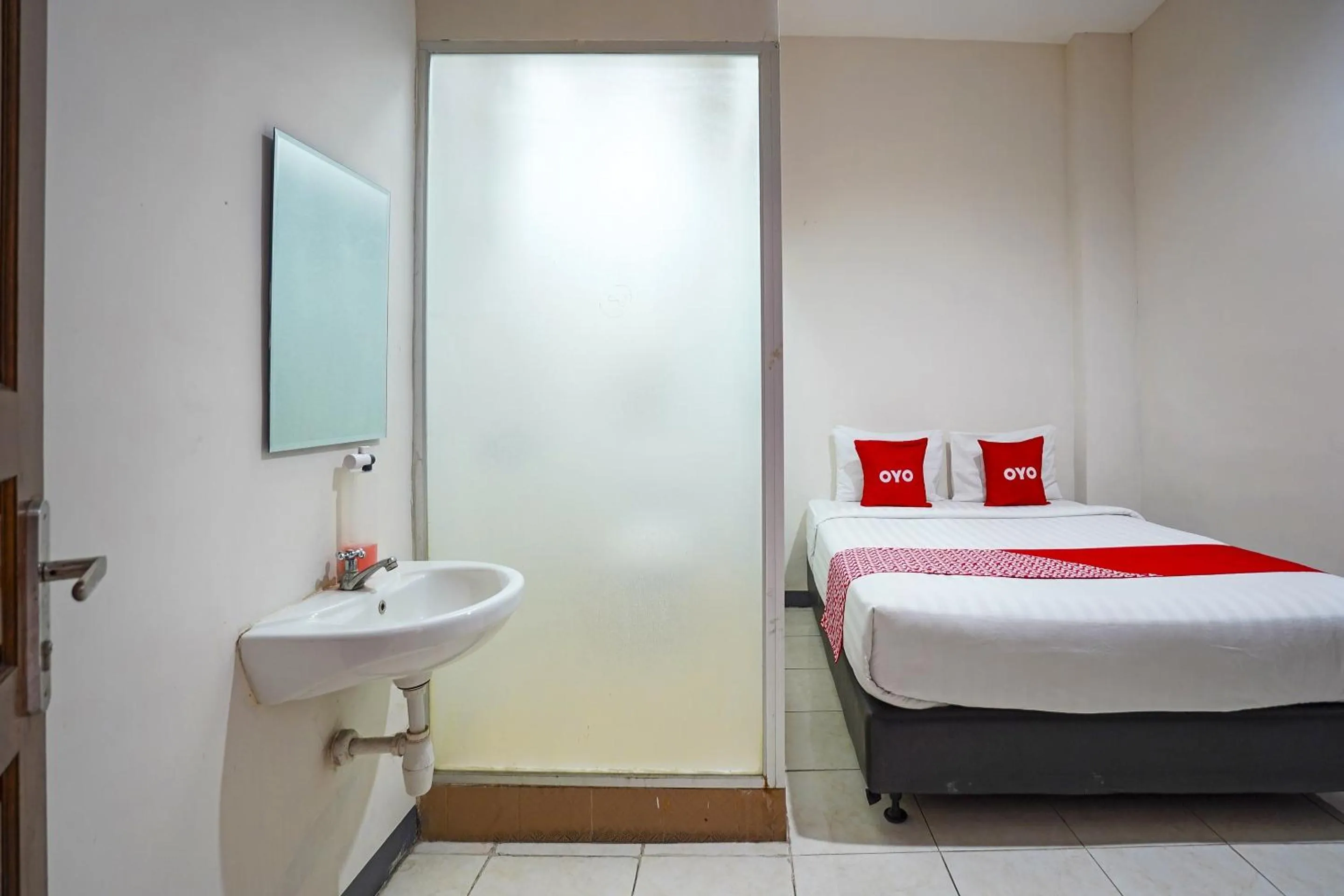 Bedroom in OYO Flagship 90890 Bratang Gede Residence