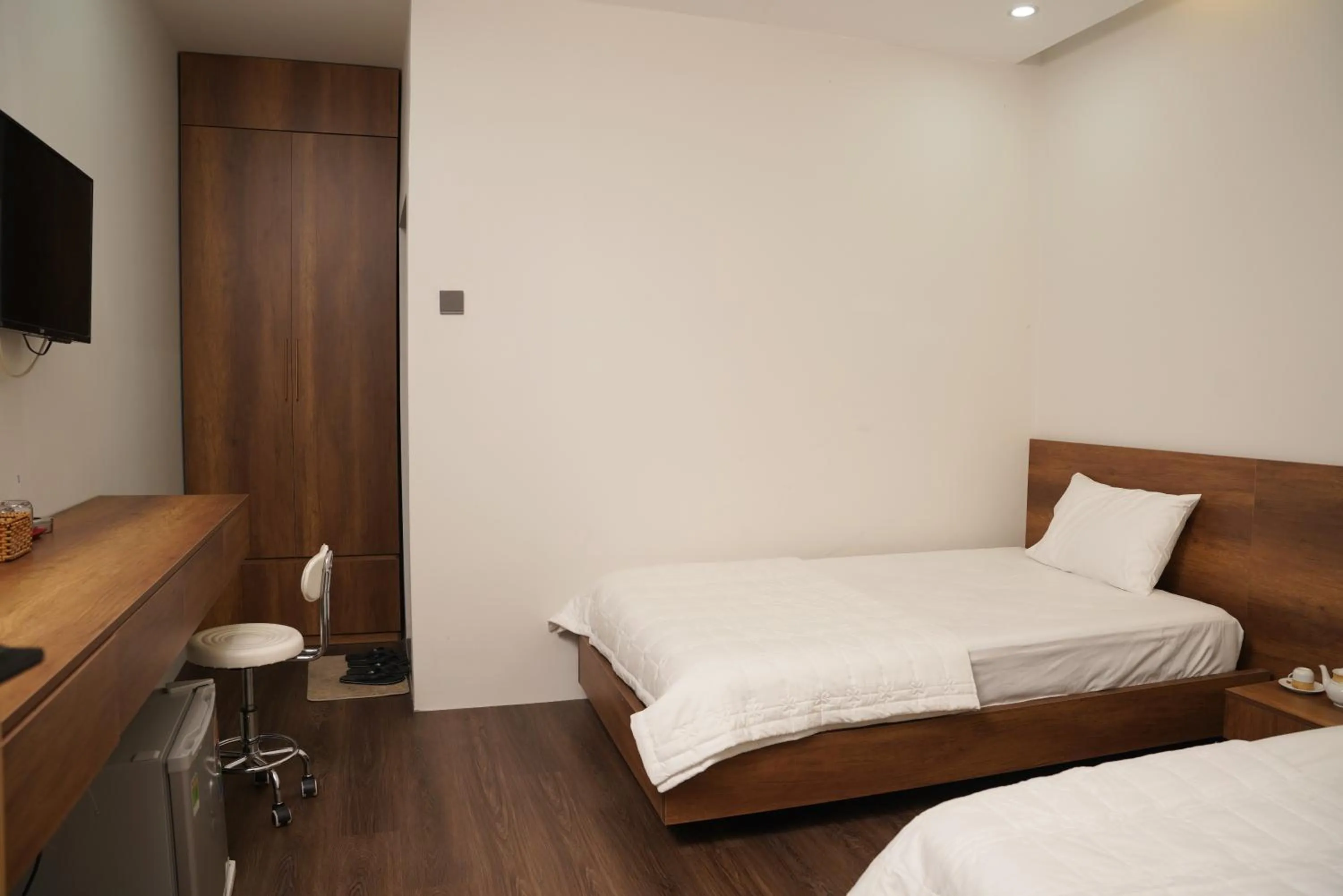 Bedroom, Bed in KHÁCH SẠN ĐẾ VƯƠNG