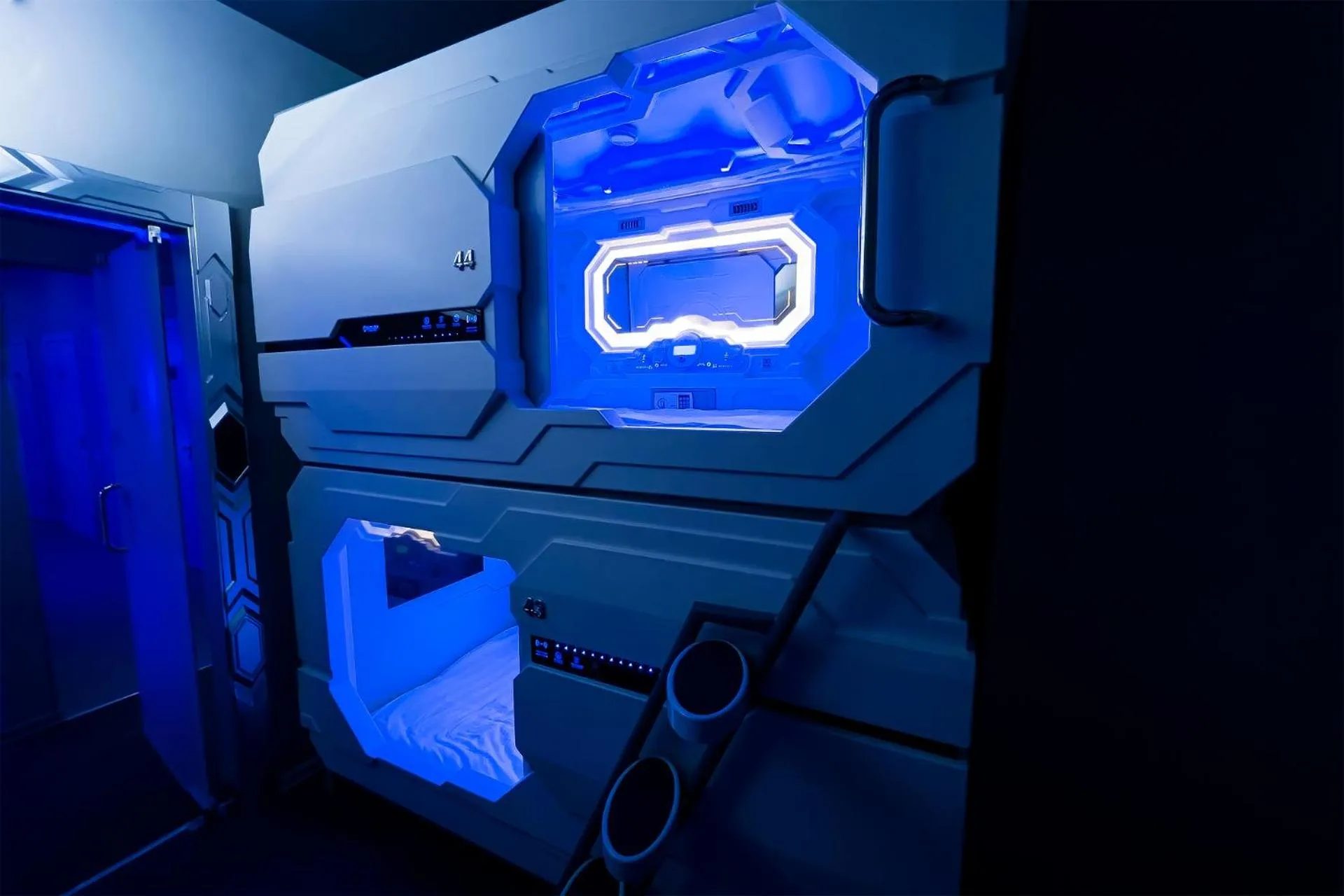 CAPS LOCK Future Hotel