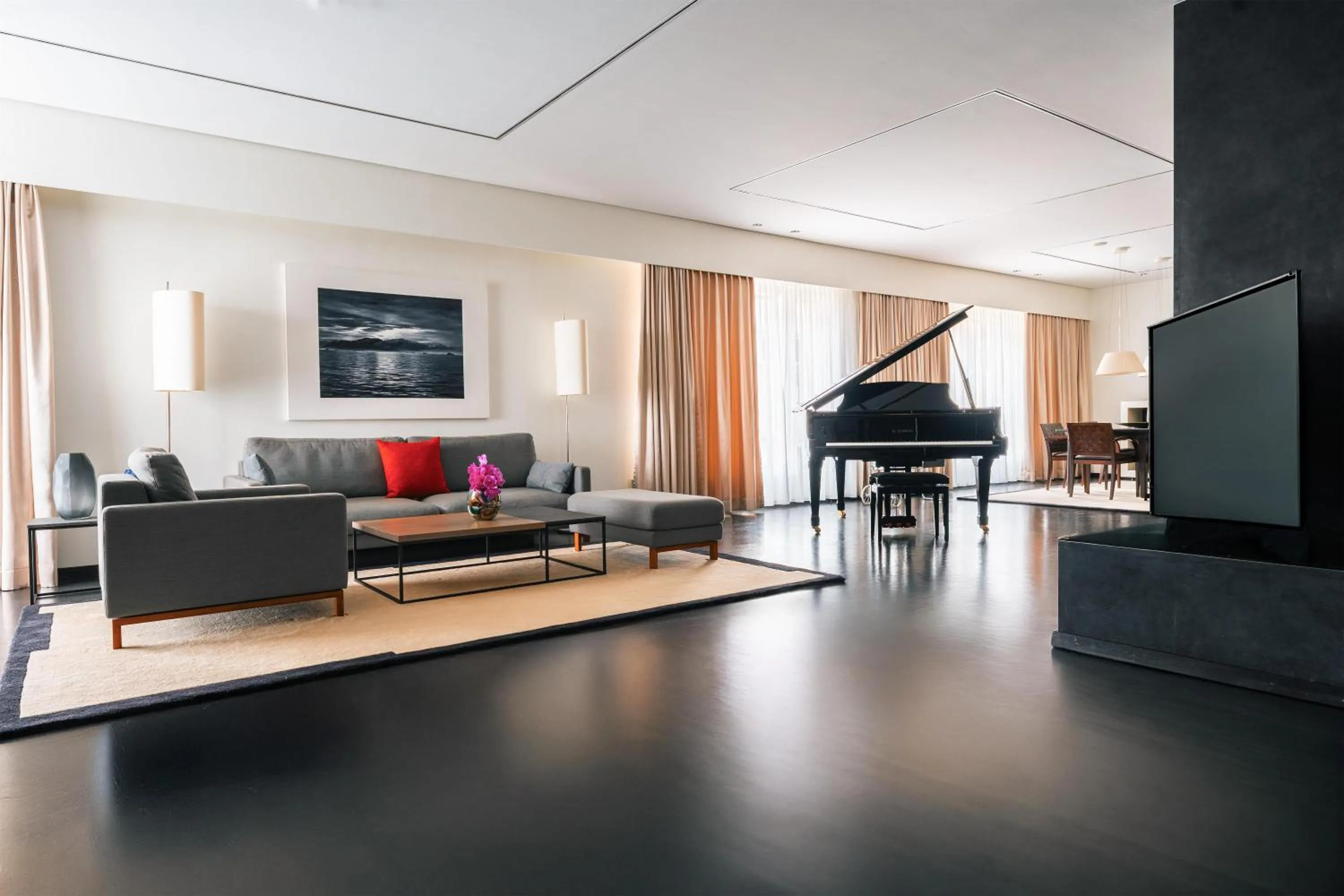 Photo of the whole room in Grand Hyatt Berlin