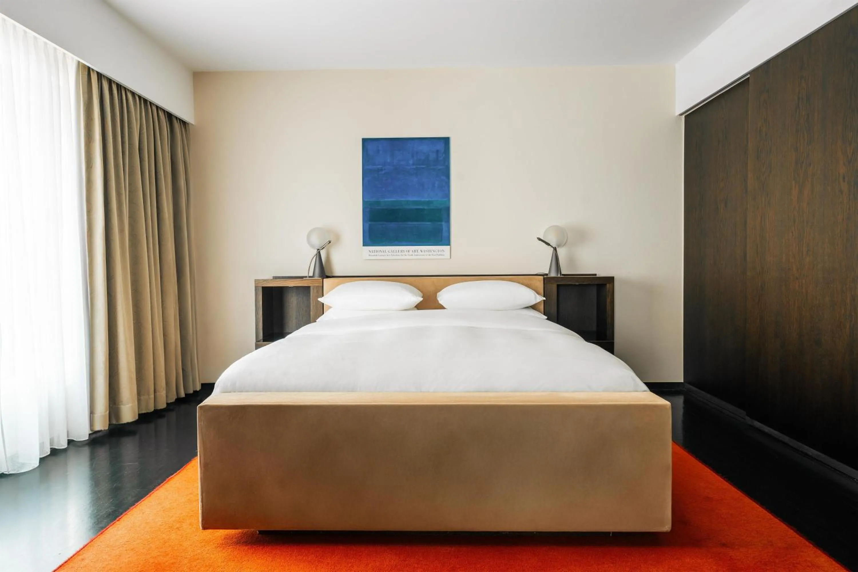 Photo of the whole room, Bed in Grand Hyatt Berlin