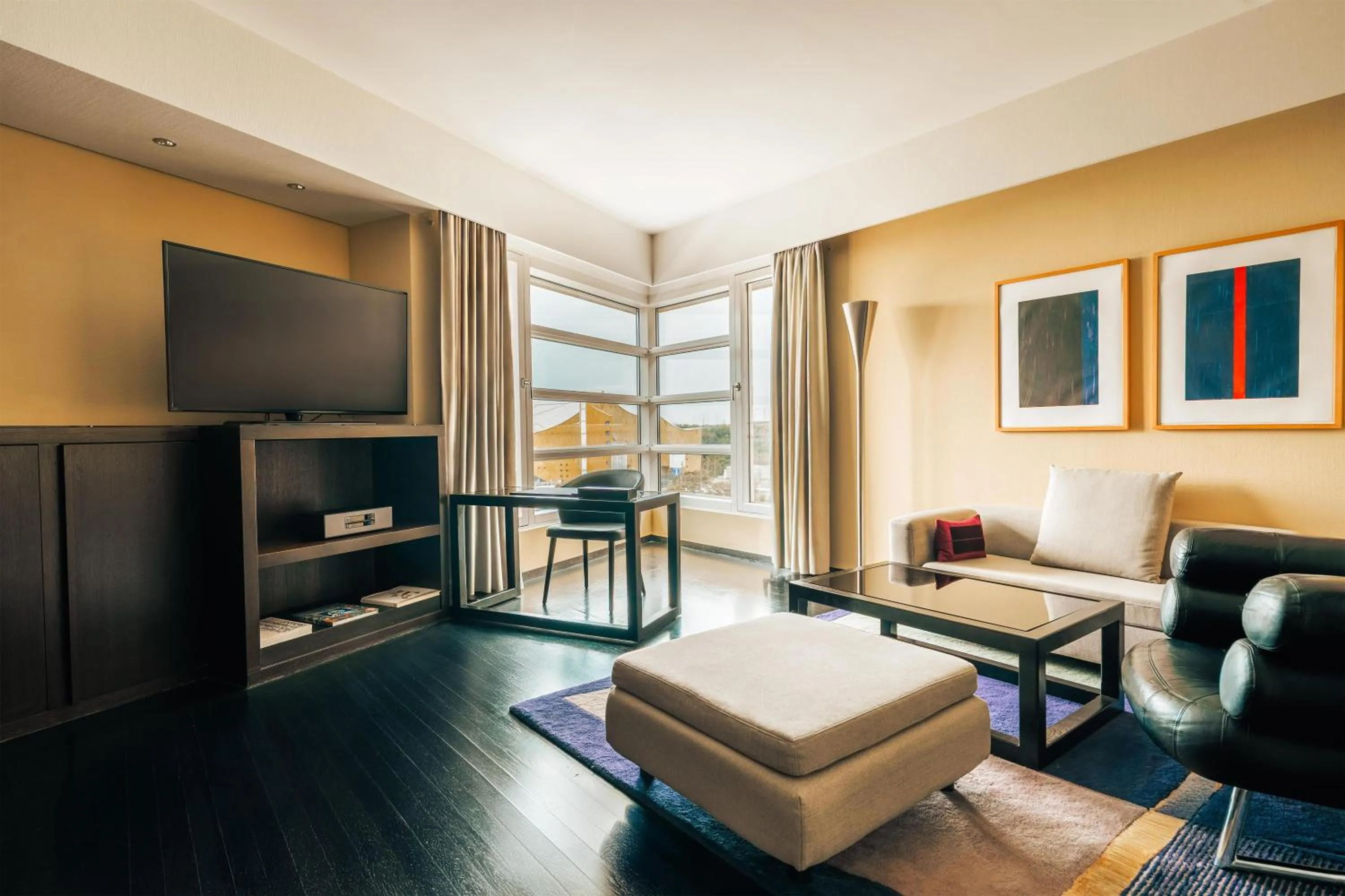 Photo of the whole room in Grand Hyatt Berlin