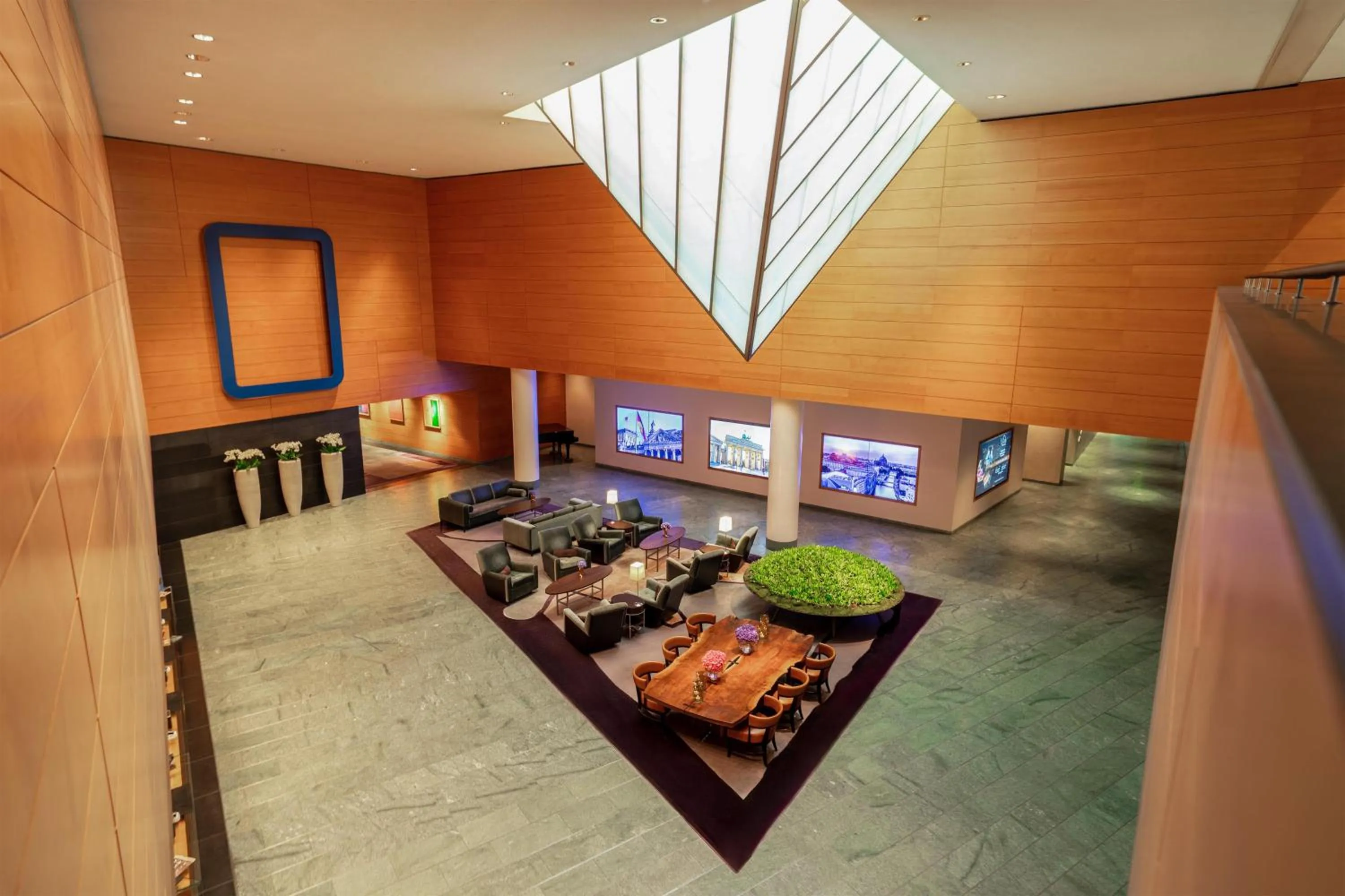 Lobby or reception in Grand Hyatt Berlin