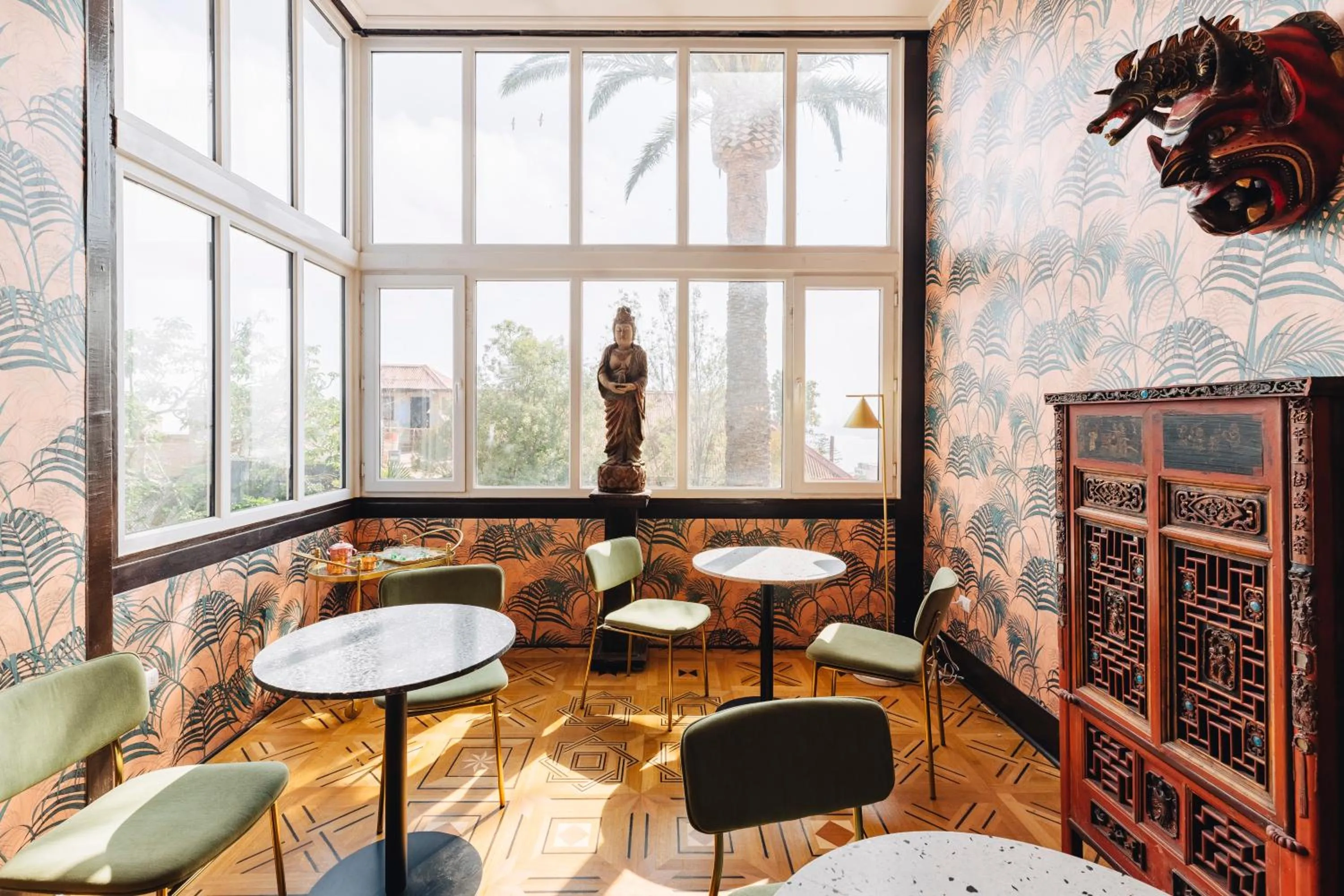 Seating area in Casablu Hotel