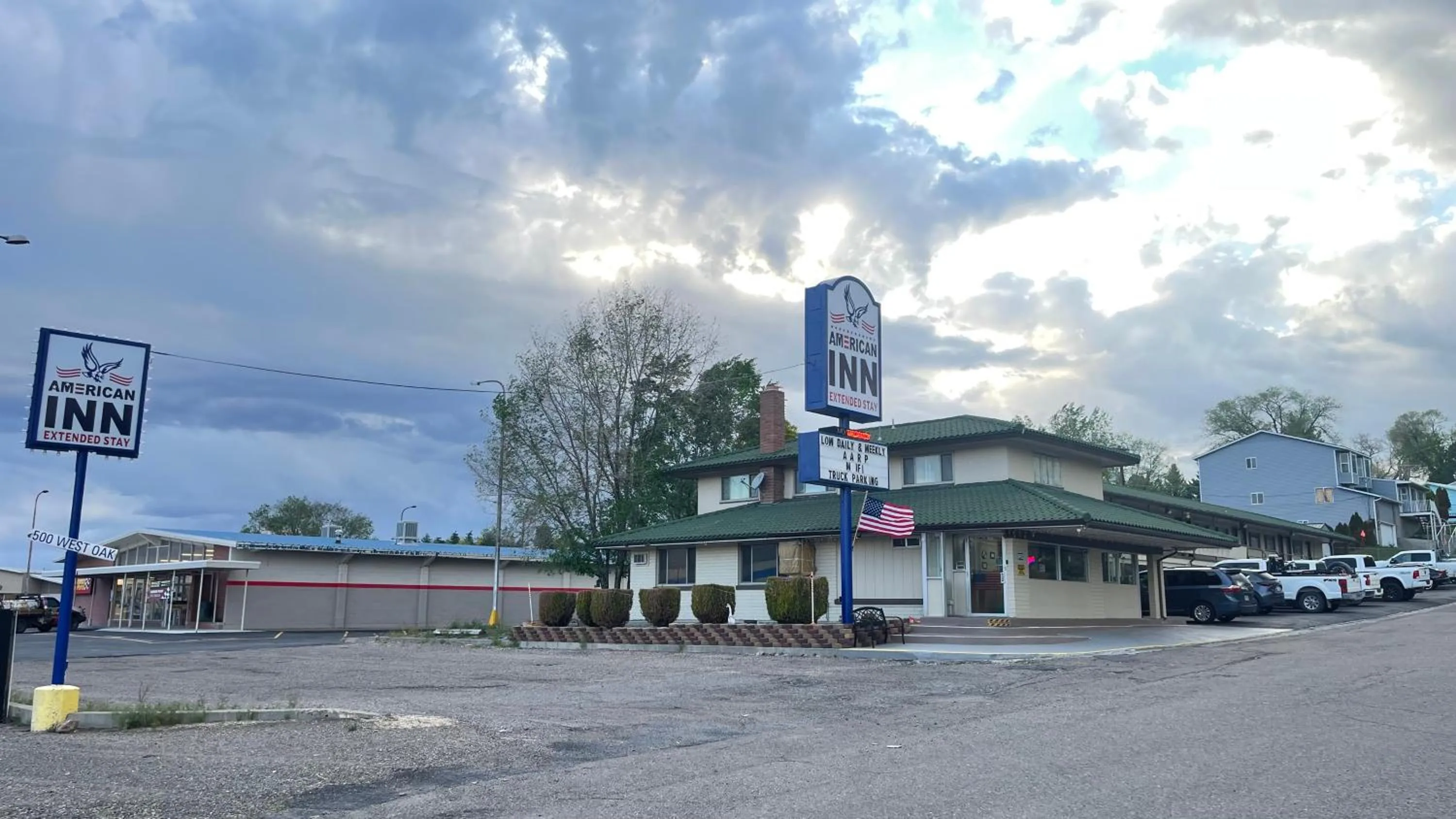 Facade/entrance in American inn