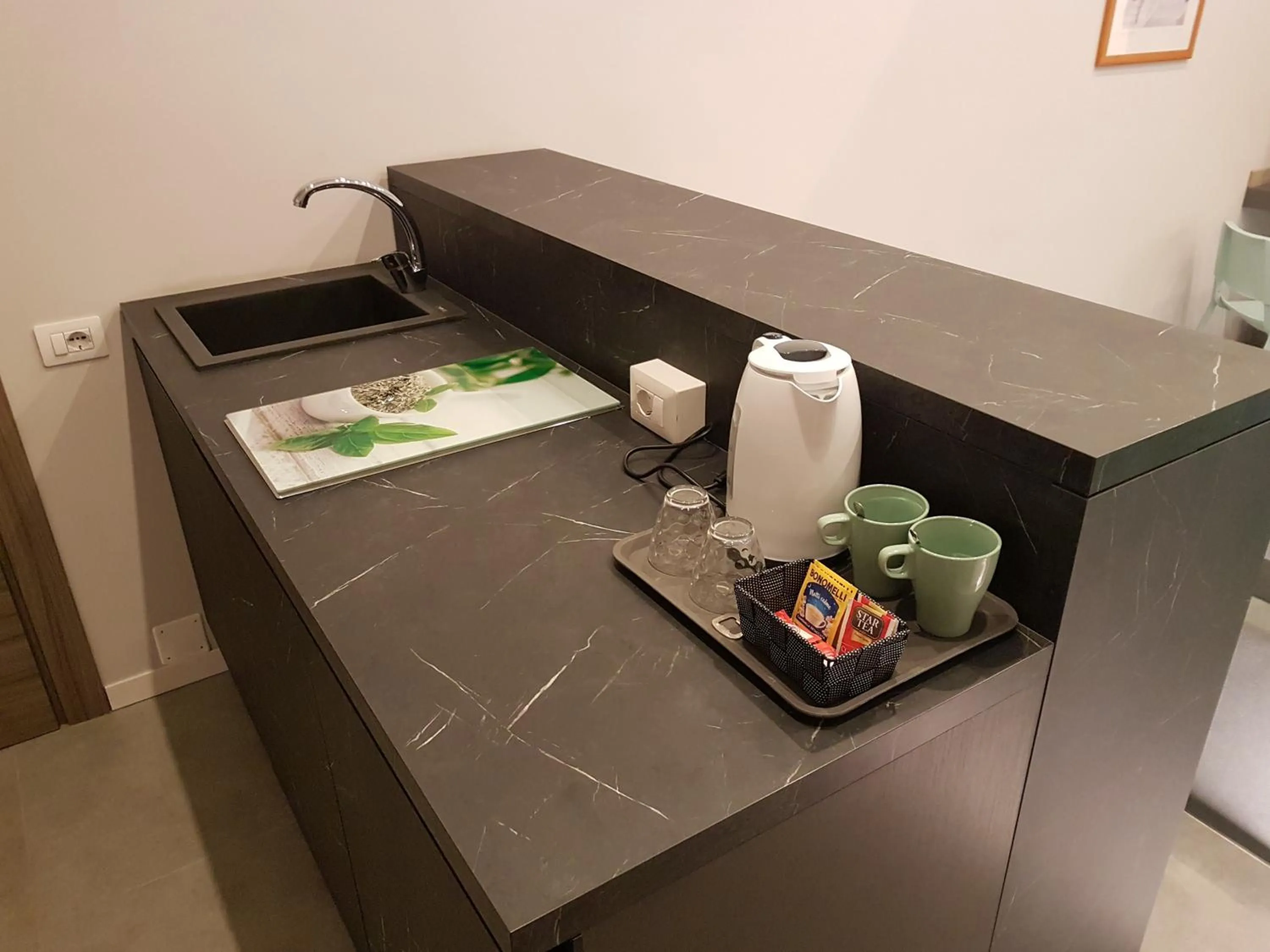 Coffee/tea facilities in Your Home in Naples