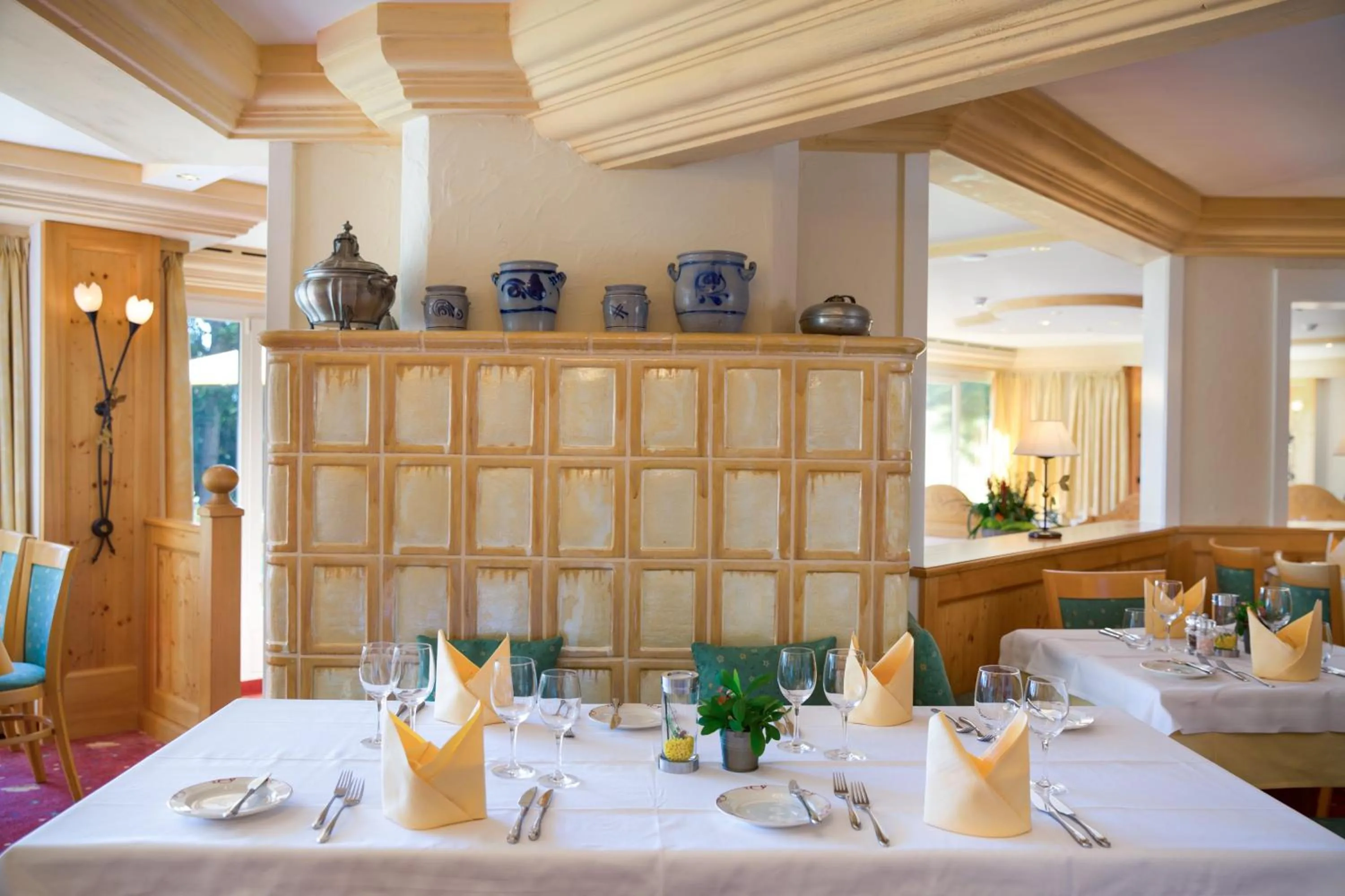 Restaurant/places to eat in Hotel Helvetia Intergolf