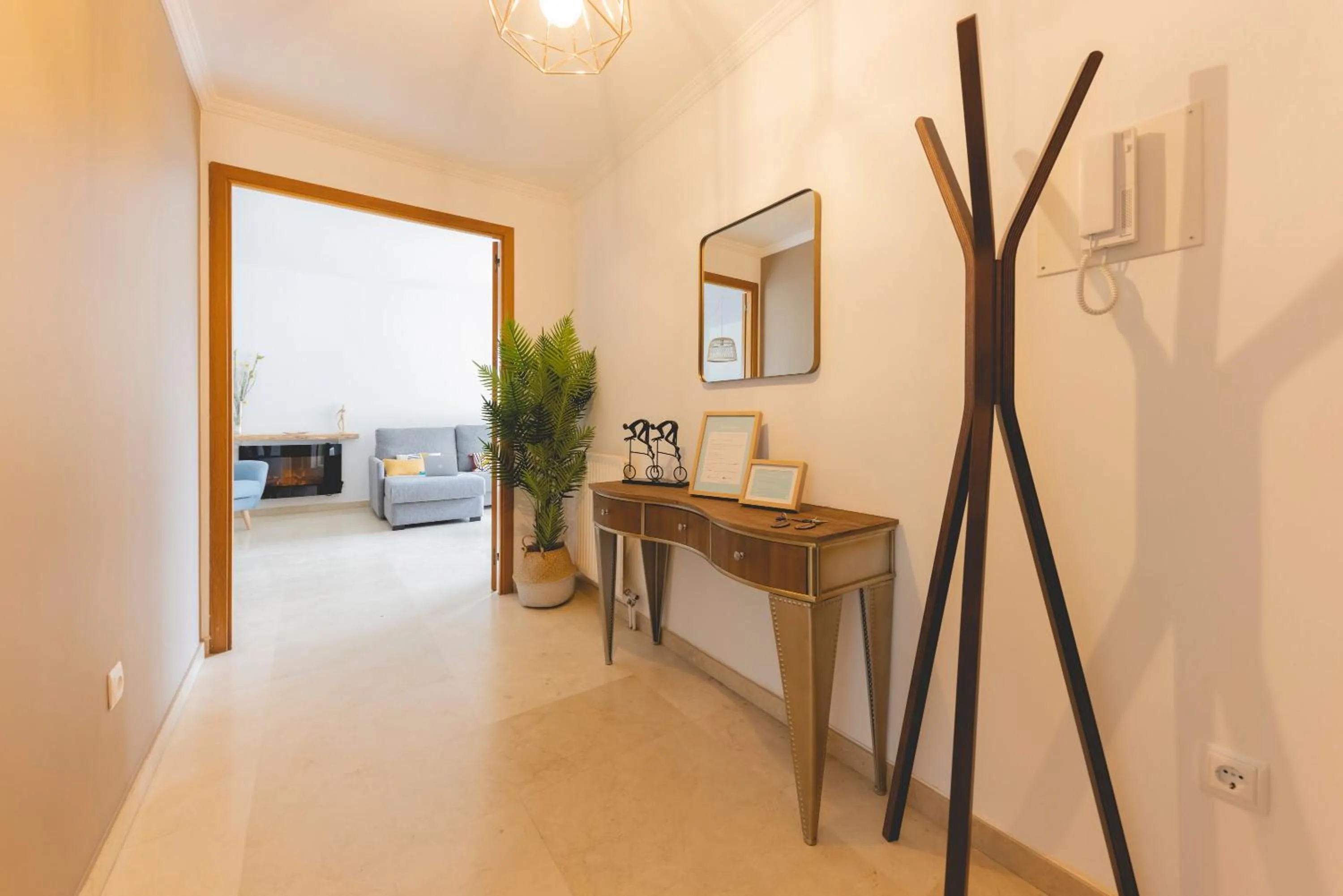 Living room in Bravissimo Plaça de la Independència, Morning Sun