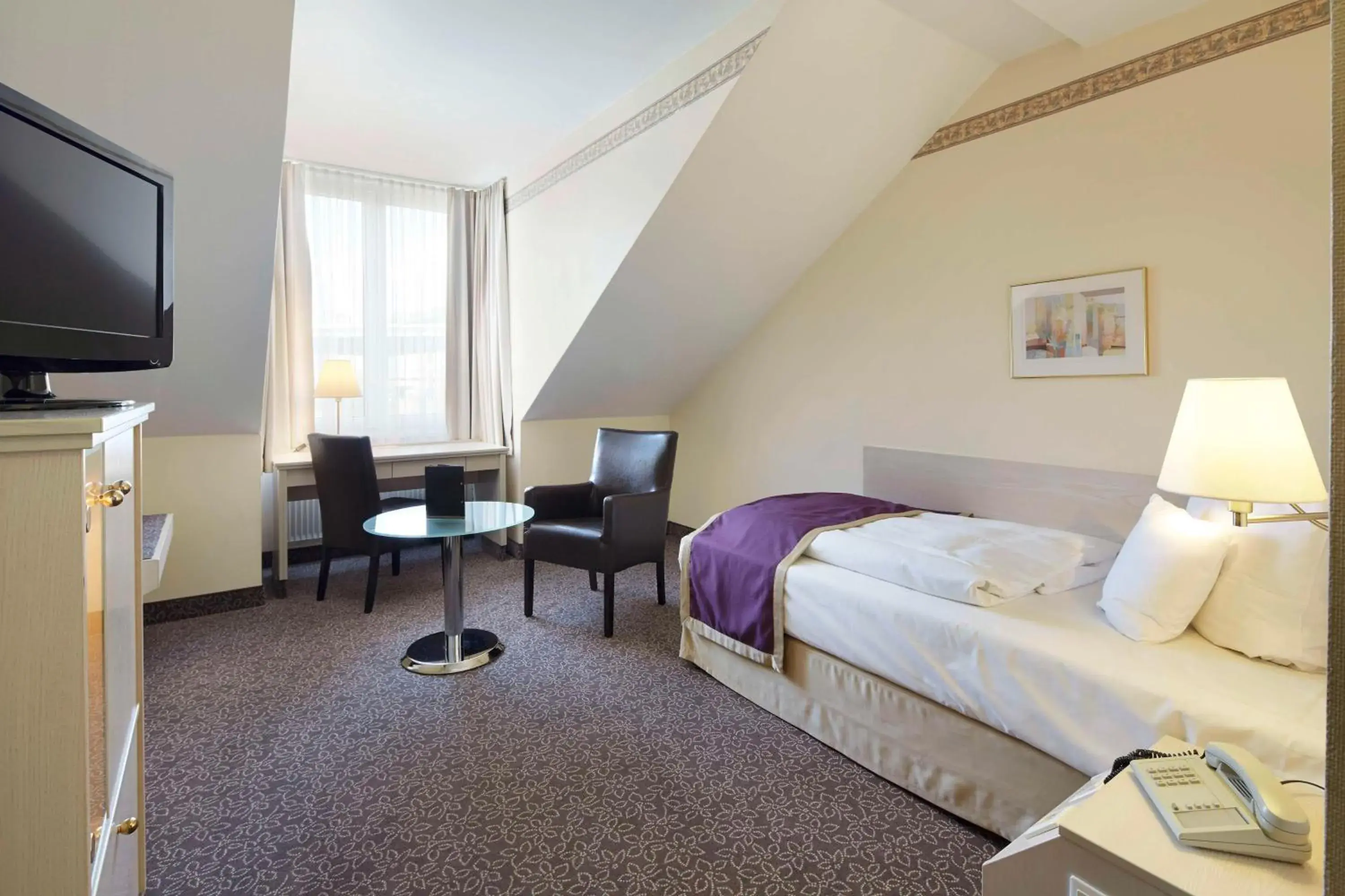 Business Single Room with Single Bed in Best Western Hotel Helmstedt am Lappwald Business Single Room with Single Bed in Best Western Hotel Helmstedt am Lappwald