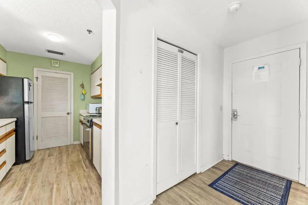 1302B St Thomas Square