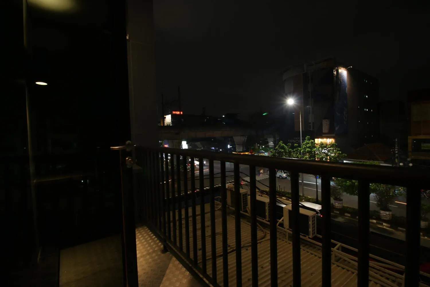 Street view in Altona Hotel