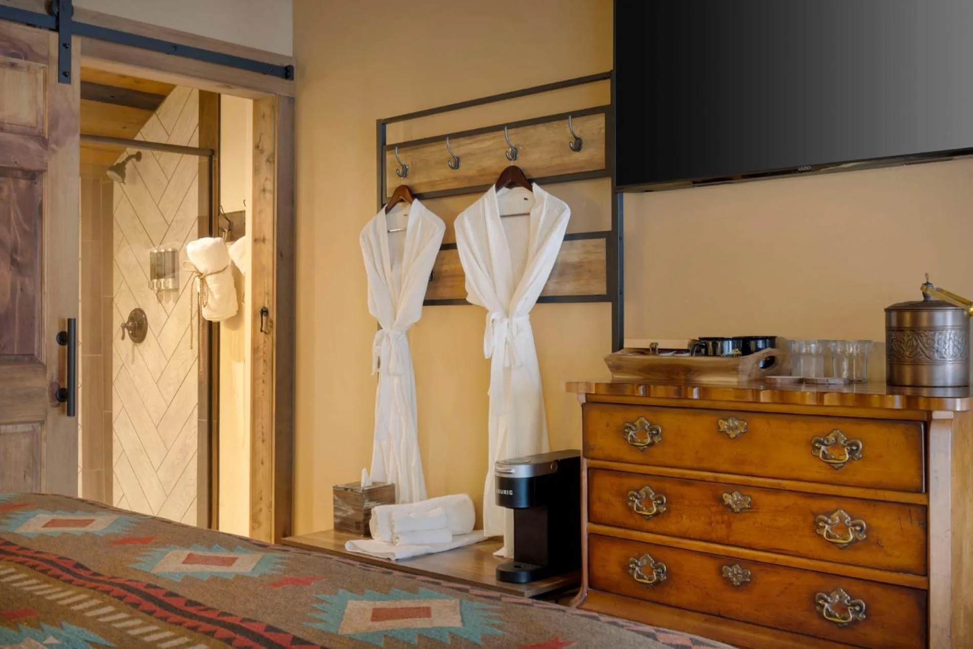 Bedroom, Bed in River Rock Inn B&B