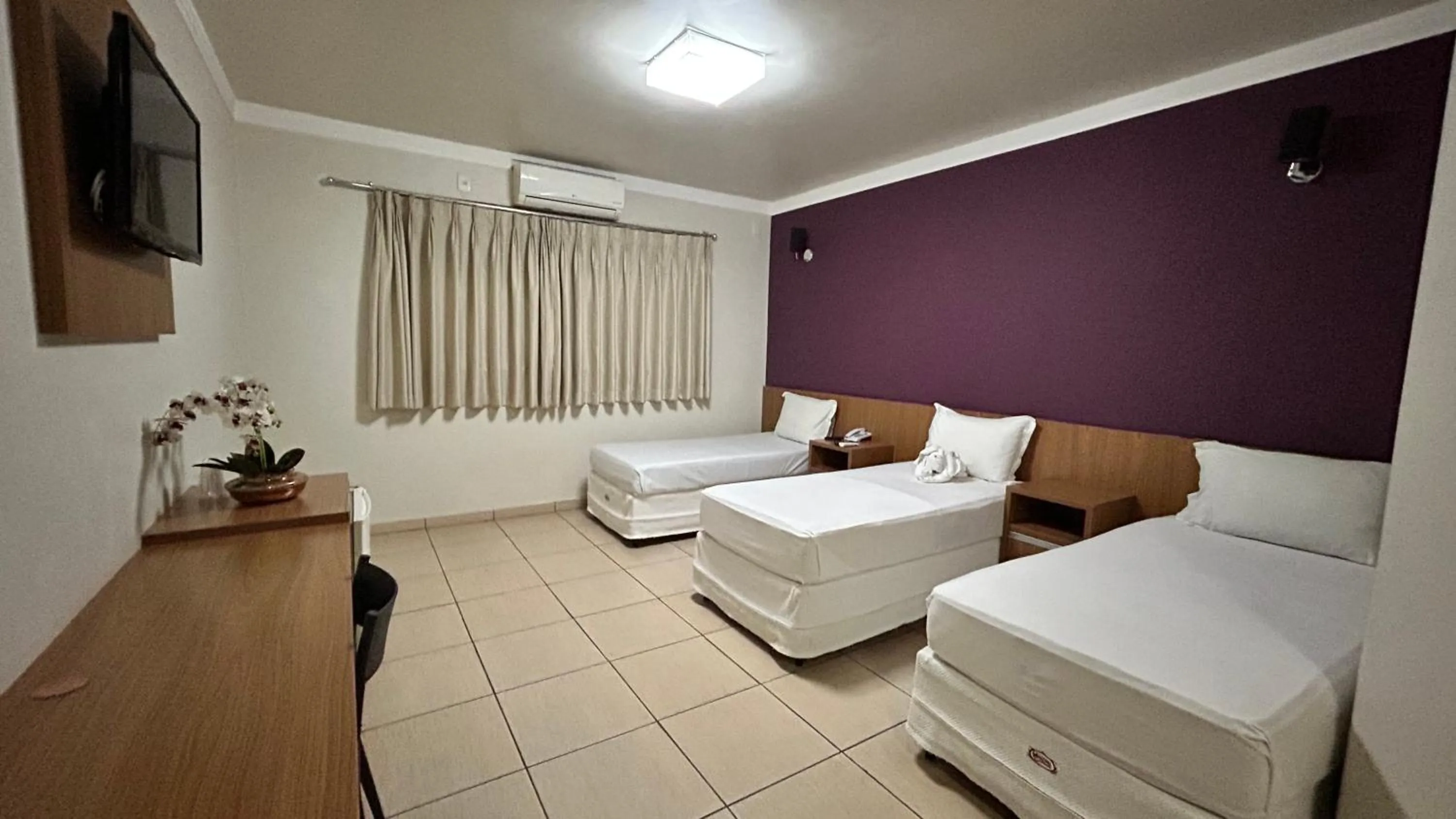 Bed in Havana Express