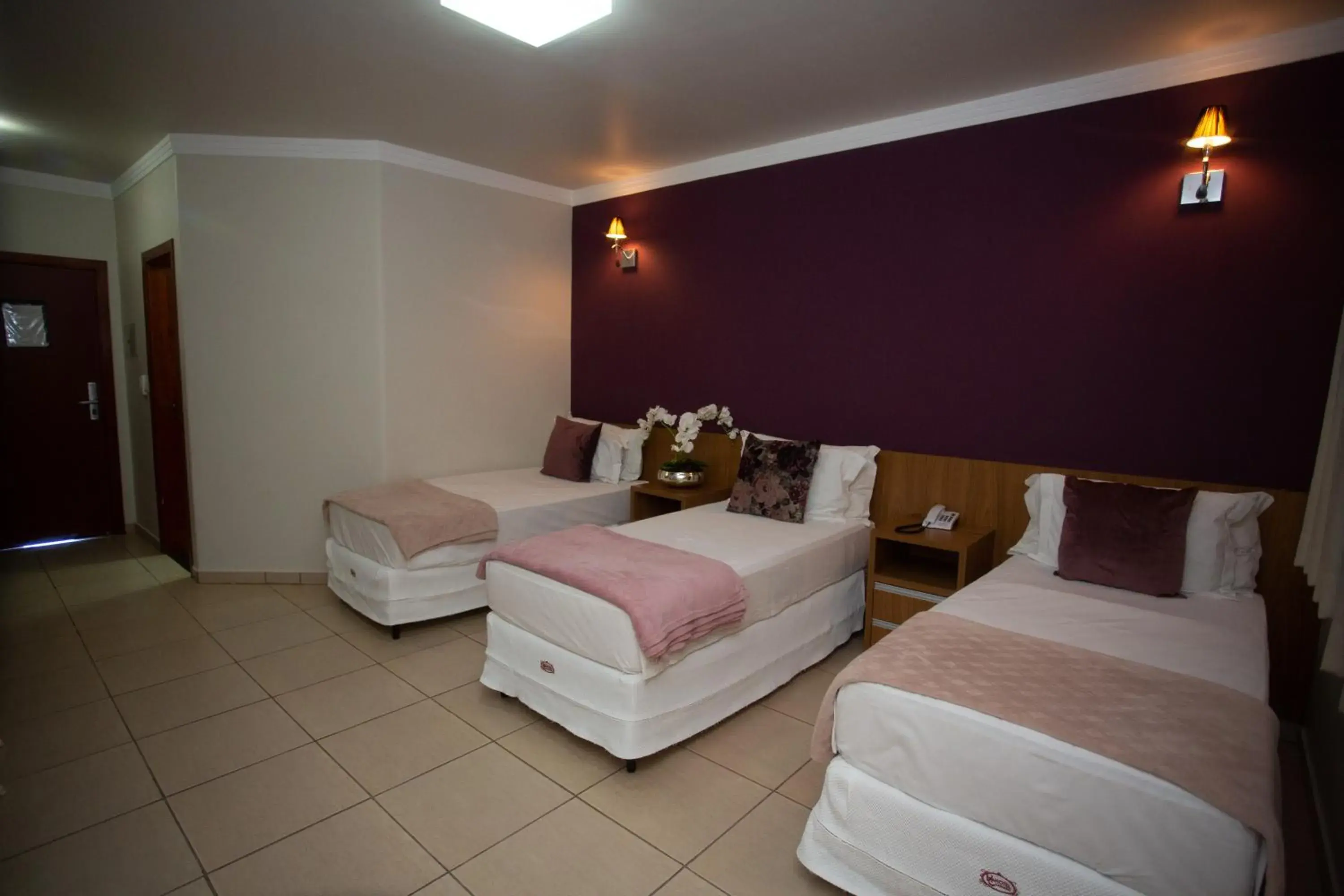 Luxury Triple Room - single occupancy in Havana Express Luxury Triple Room - single occupancy in Havana Express