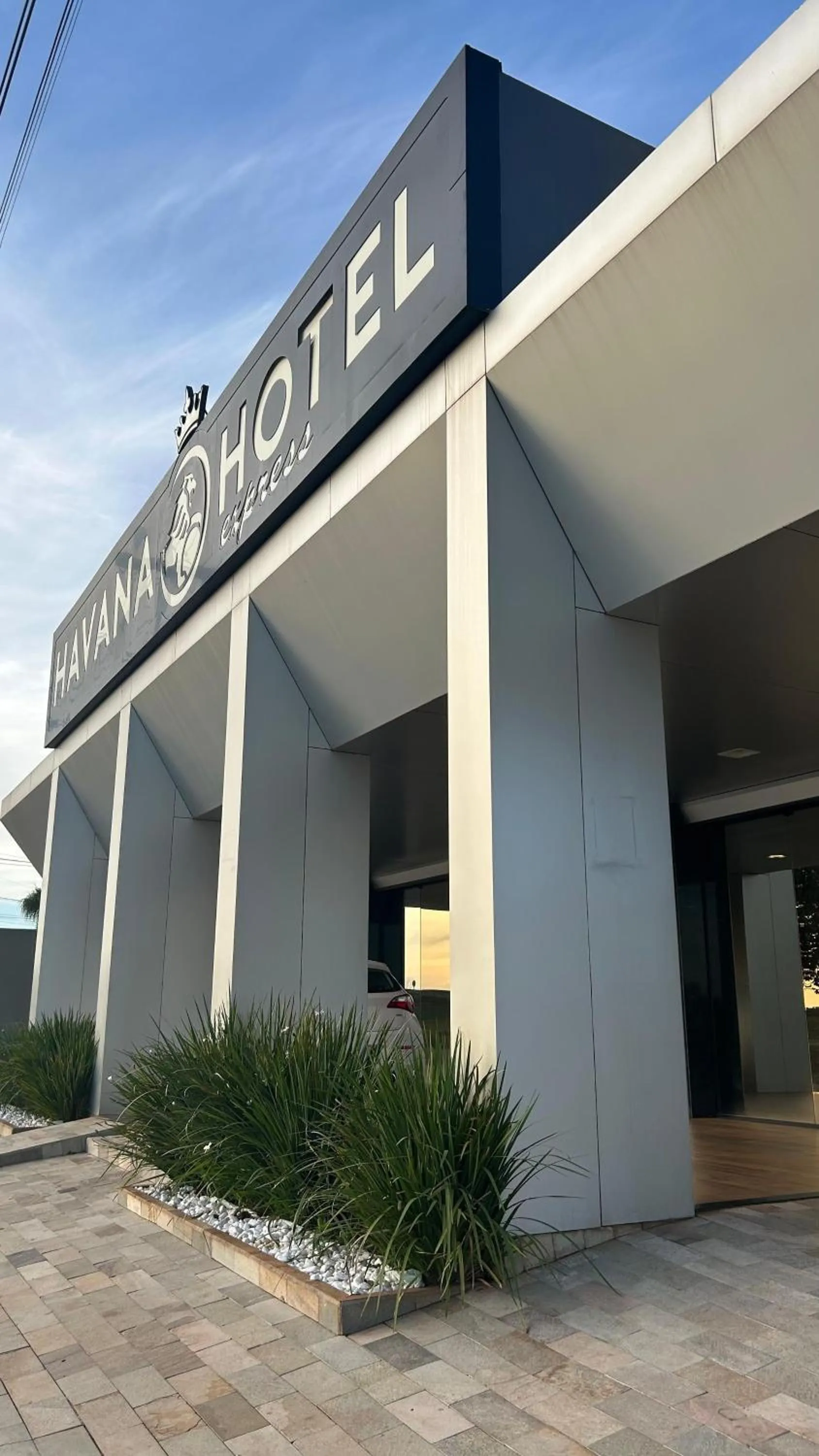 Facade/entrance in Havana Express