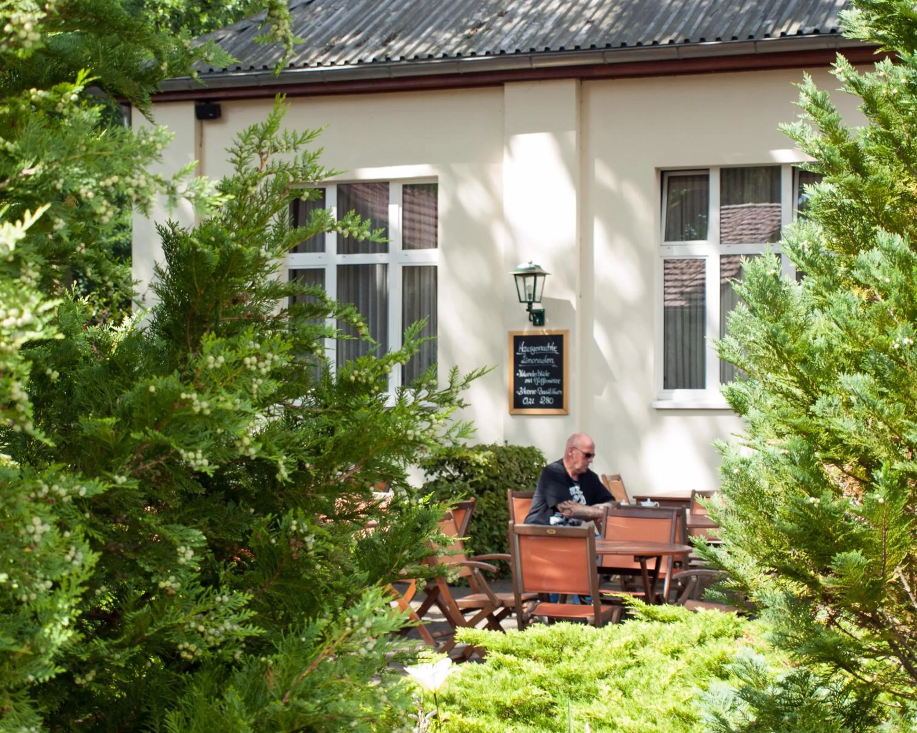 Garden in Hotel & Restaurant Waldschlösschen