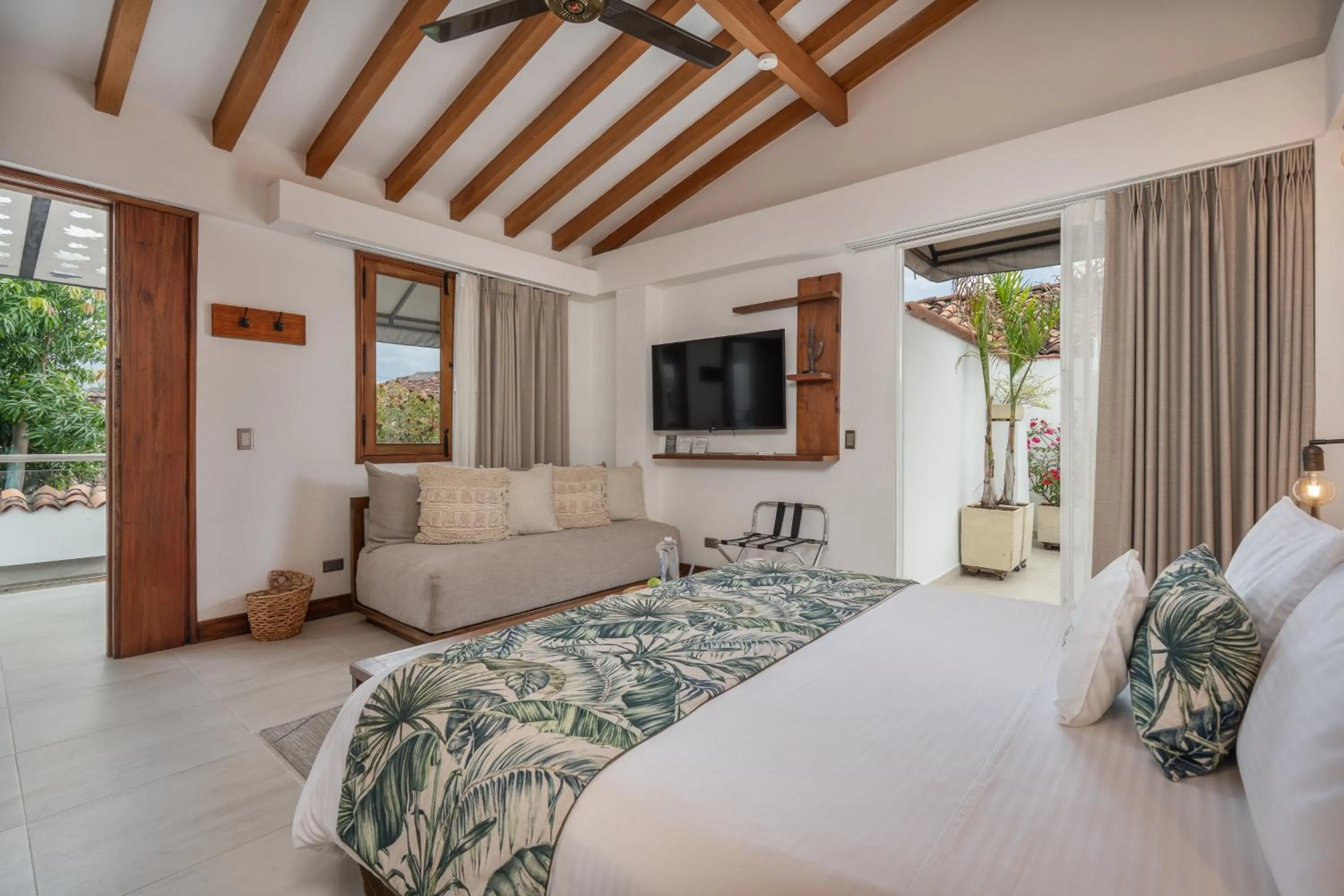 TV and multimedia, Bed in Casa Bixa Hotel Boutique -Santa Fe de Antioquia- Mayores de 12 años