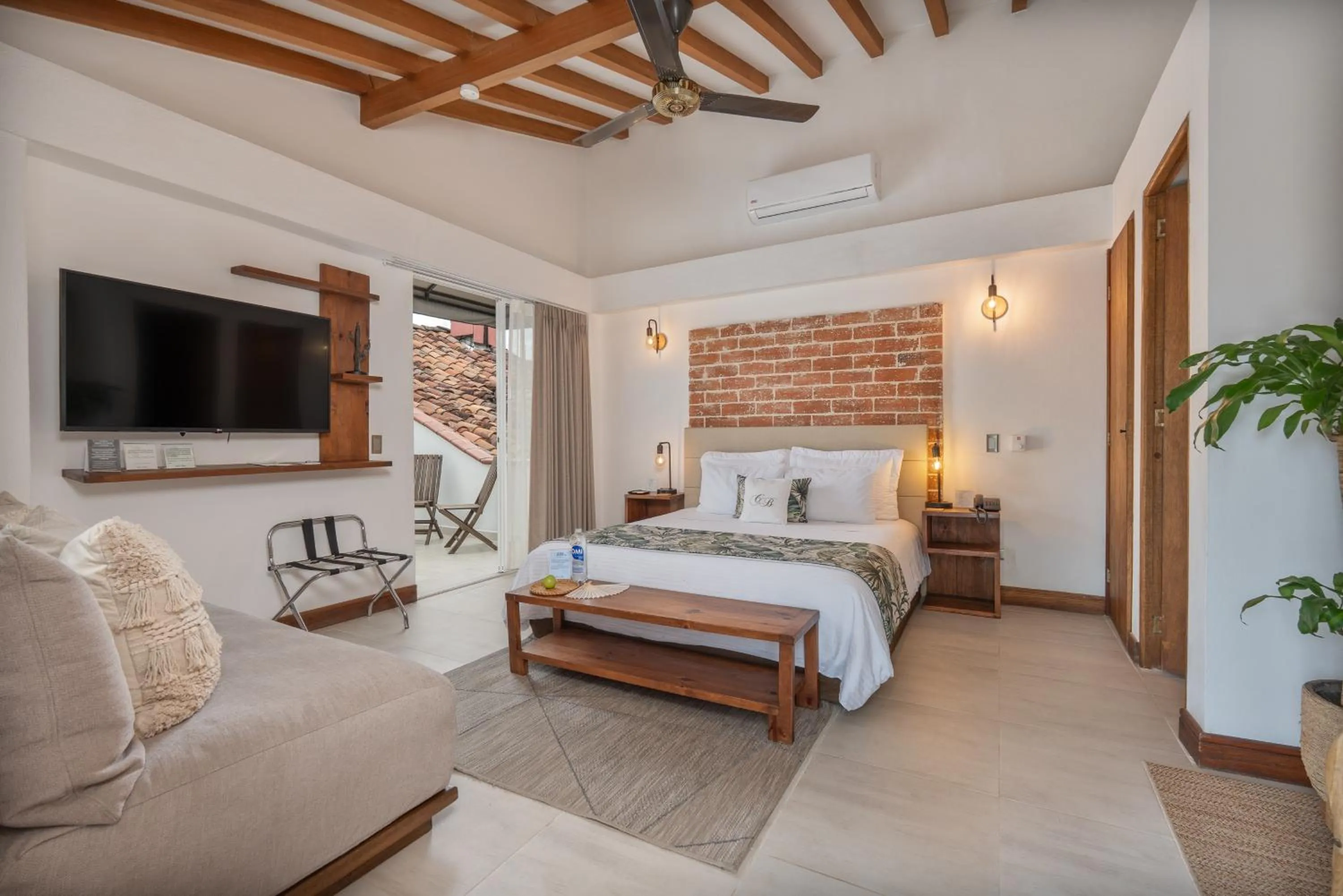 TV and multimedia, Bed in Casa Bixa Hotel Boutique -Santa Fe de Antioquia- Mayores de 12 años