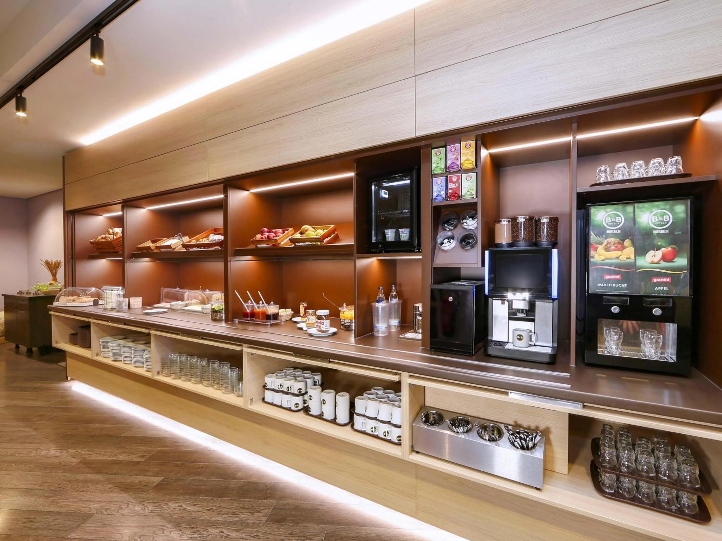 Lounge or bar in B&B Hotel Berlin City-Ost