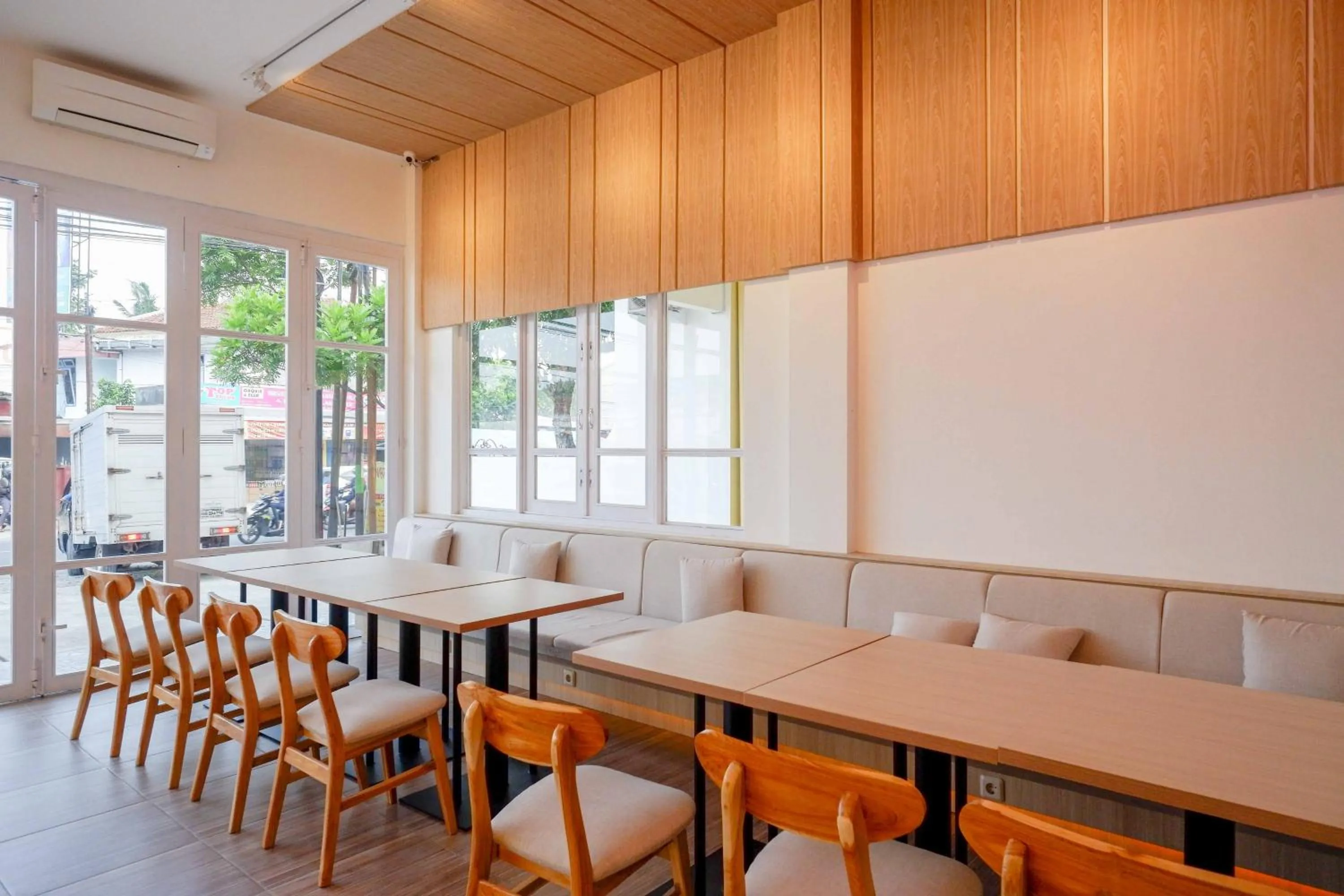 Restaurant/places to eat in RedDoorz near Universitas Muhammadiyah Purwokerto