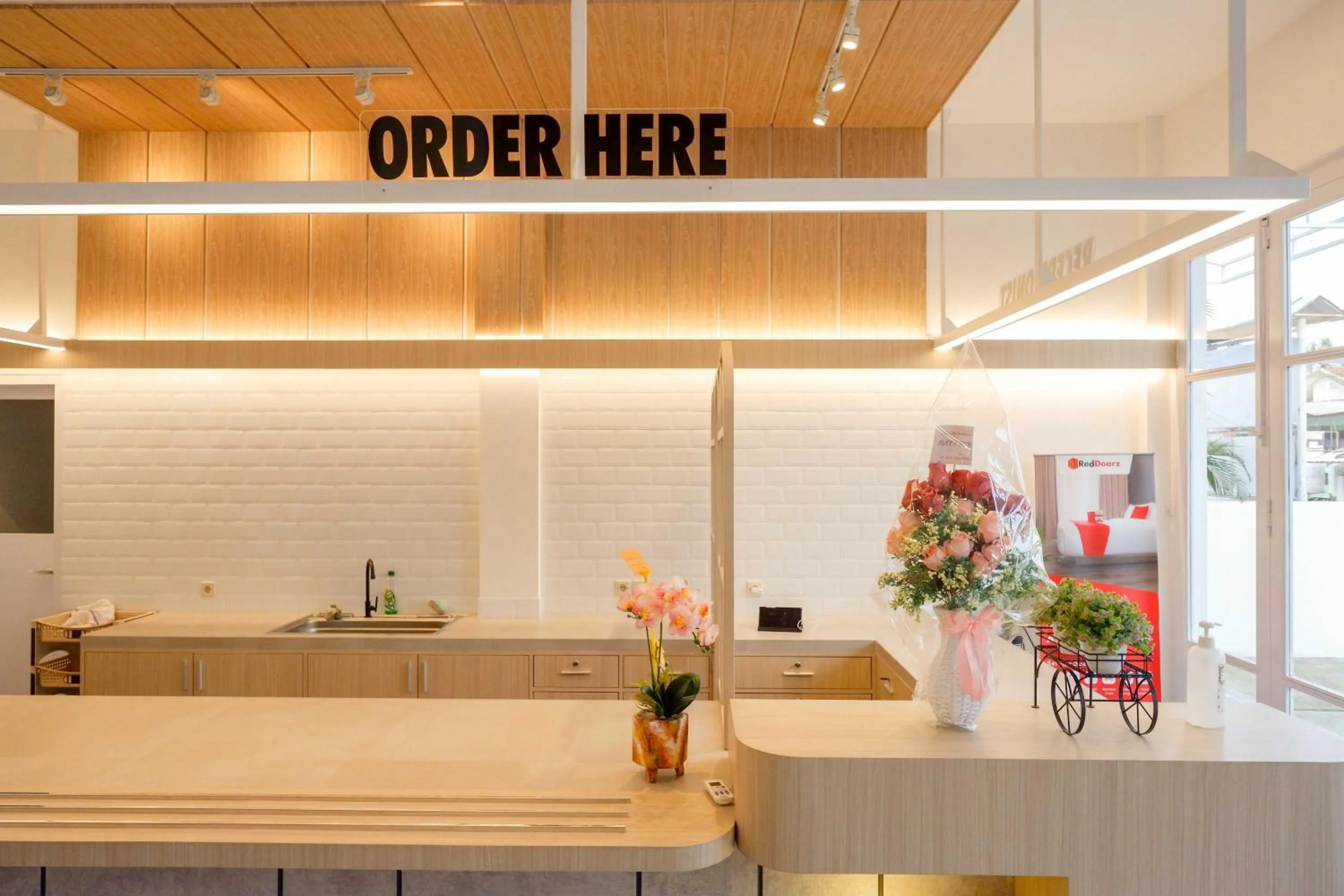 Lobby or reception in RedDoorz near Universitas Muhammadiyah Purwokerto