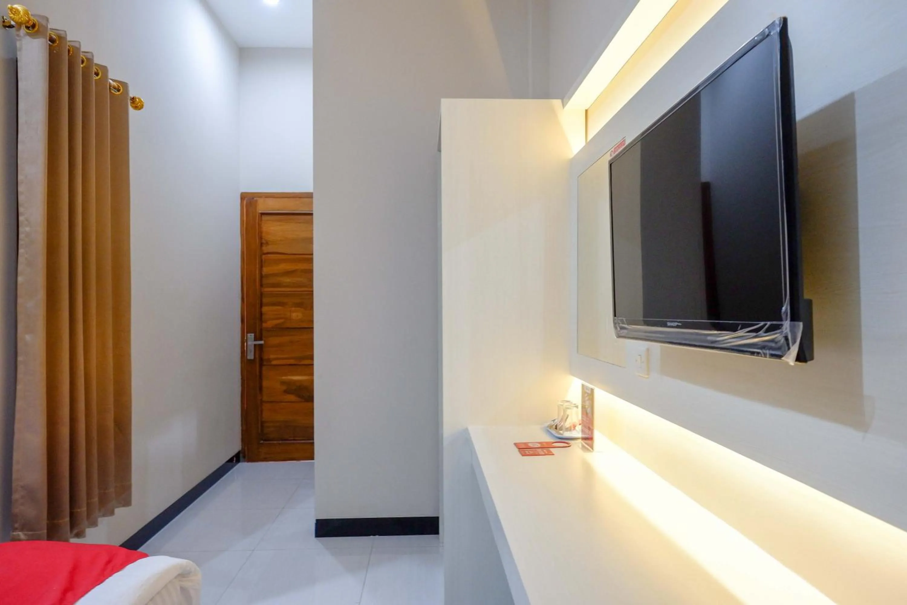 Bedroom, Bed in RedDoorz near Universitas Muhammadiyah Purwokerto